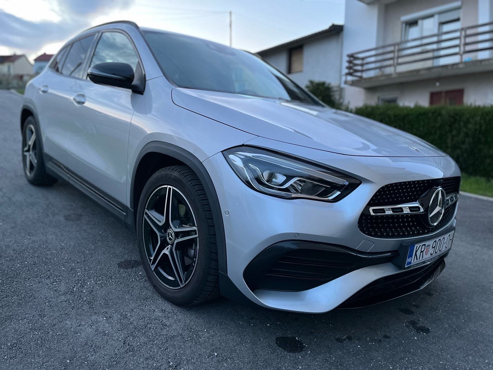 Mercedes-Benz GLA 200 automatik AMG, pogled izvana - slika 1