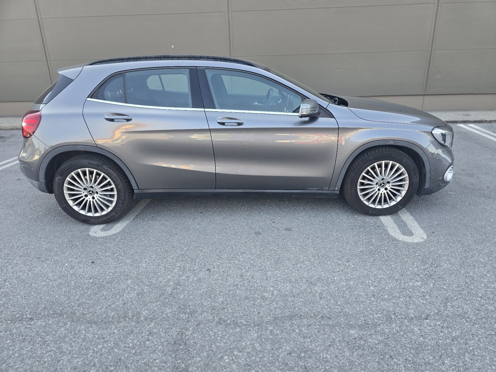 Mercedes-Benz GLA 200 automatik, fotografija 6