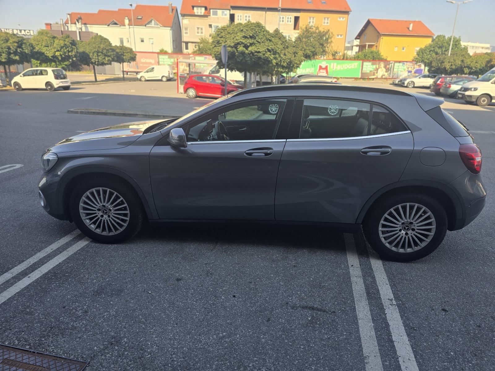Mercedes-Benz GLA 200 automatik, fotografija 7