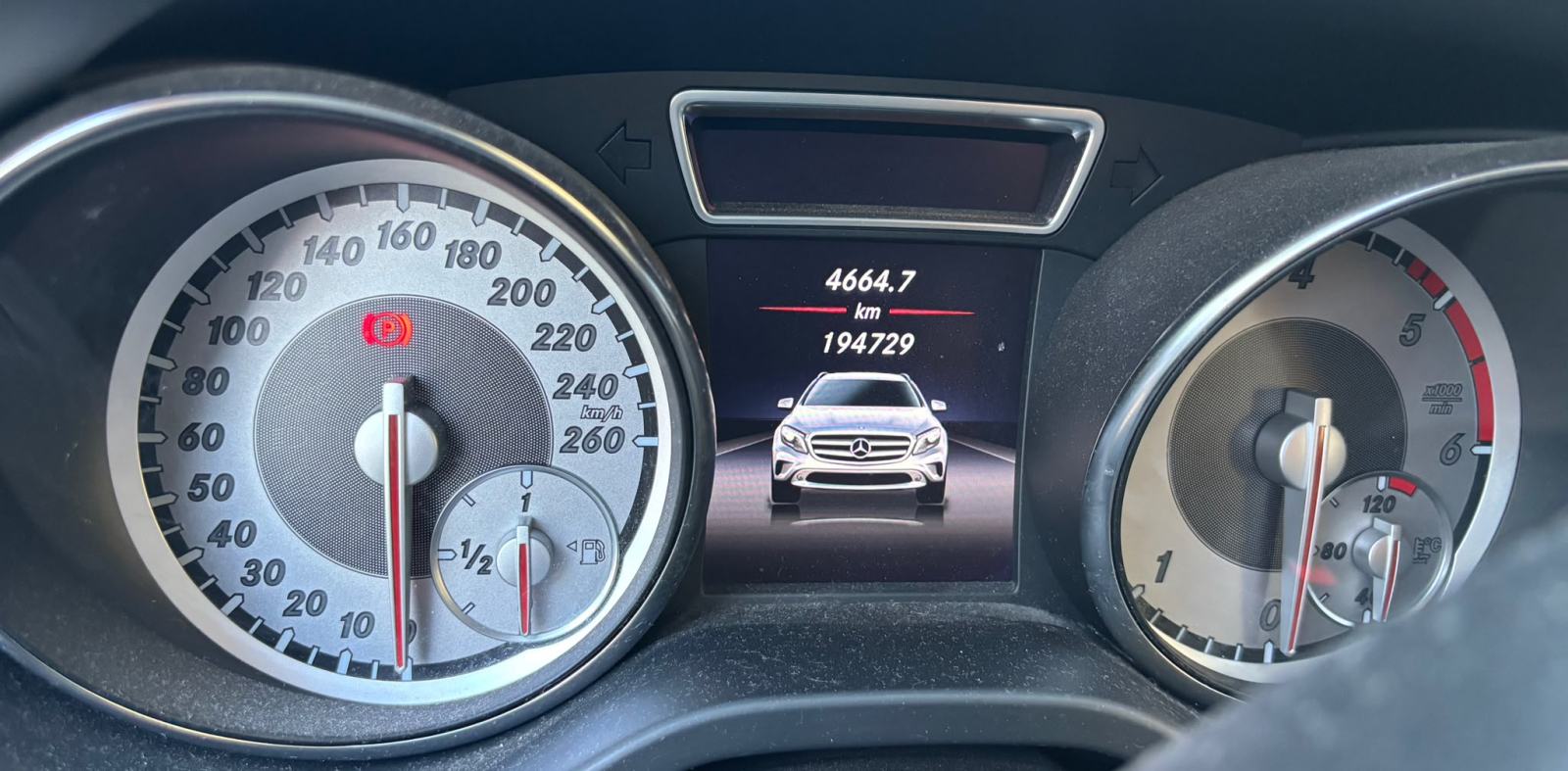 Mercedes GLA 200 CDI | Navi | Park. senzori | Tempomat, fotografija 12