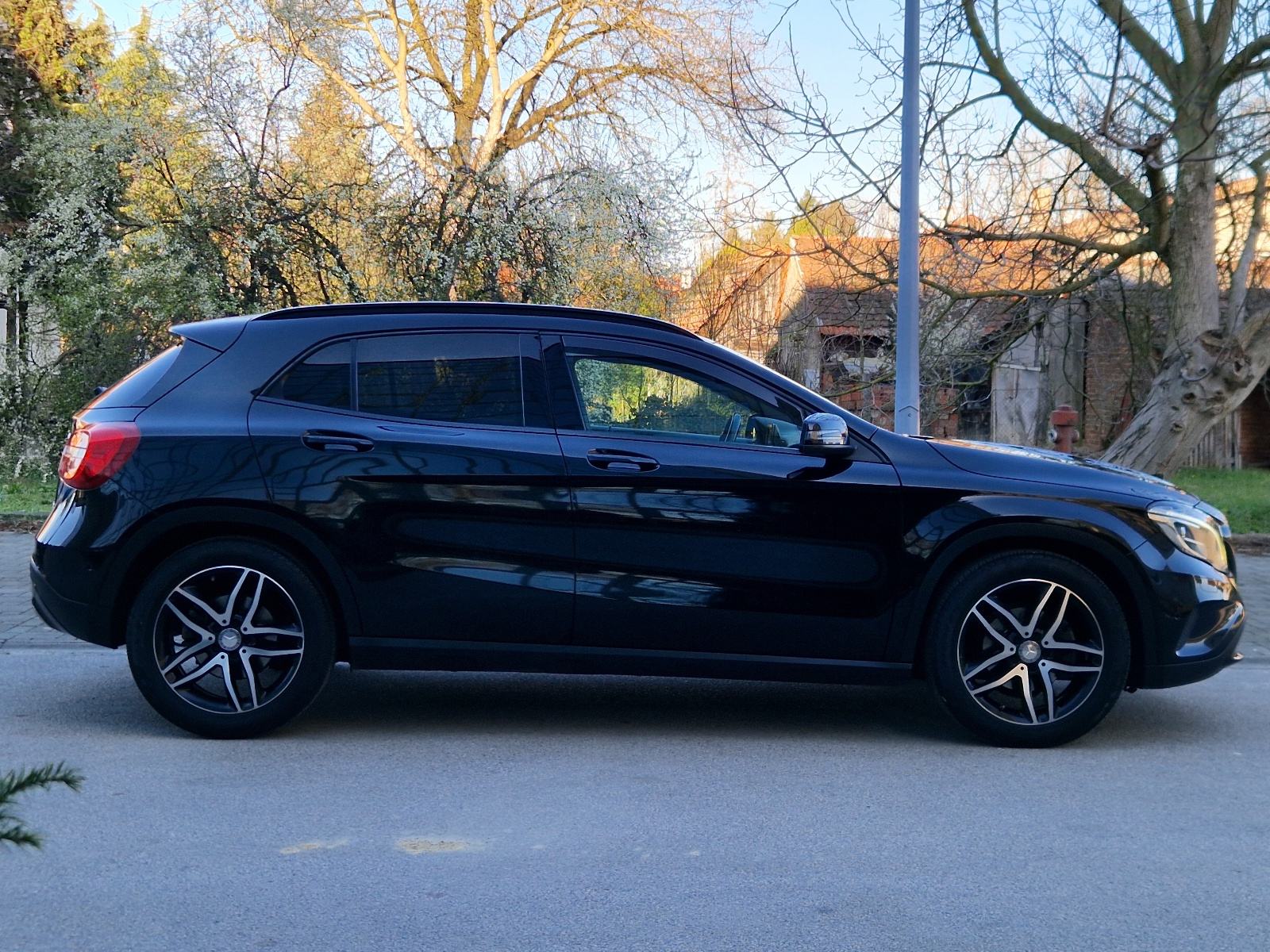 MERCEDES-BENZ GLA 200 CDI 4MATIC - BOGATA OPREMA-SERVISNA-REG.07/2027., fotografija 6