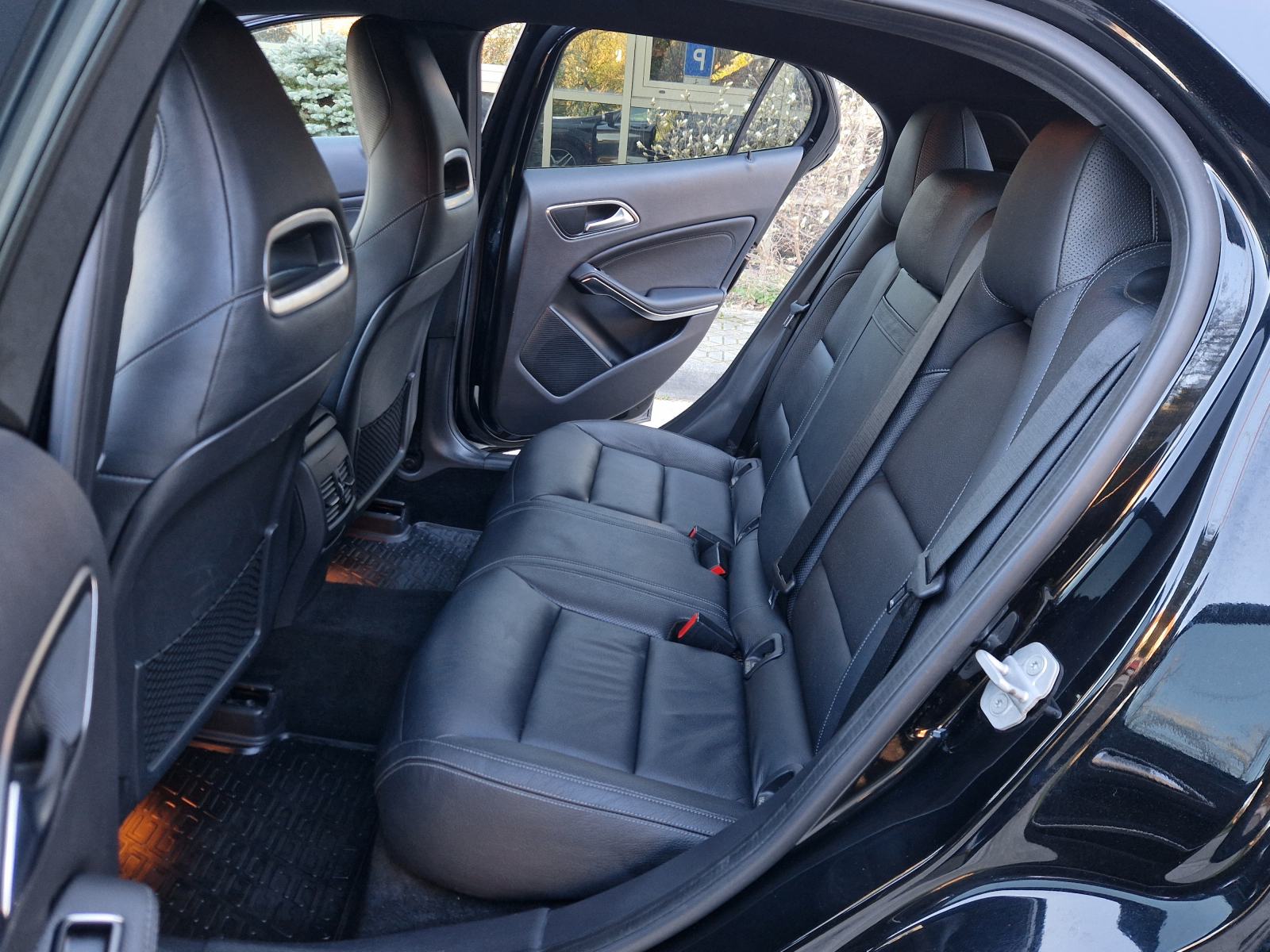 MERCEDES-BENZ GLA 200 CDI 4MATIC - BOGATA OPREMA-SERVISNA-REG.07/2027., fotografija 15