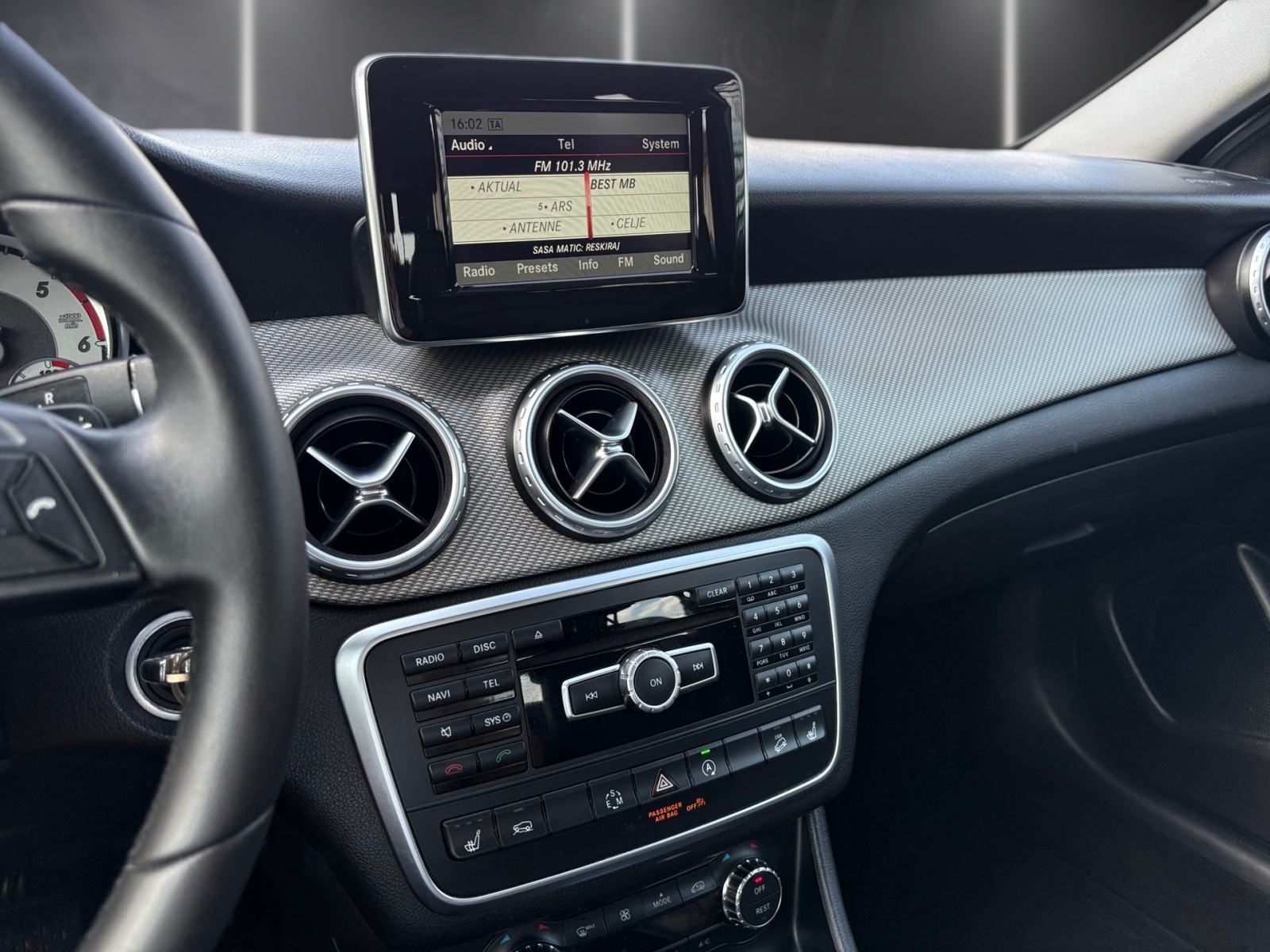 Mercedes-Benz GLA 200 CDI 4MATIC ODLICAN, fotografija 10