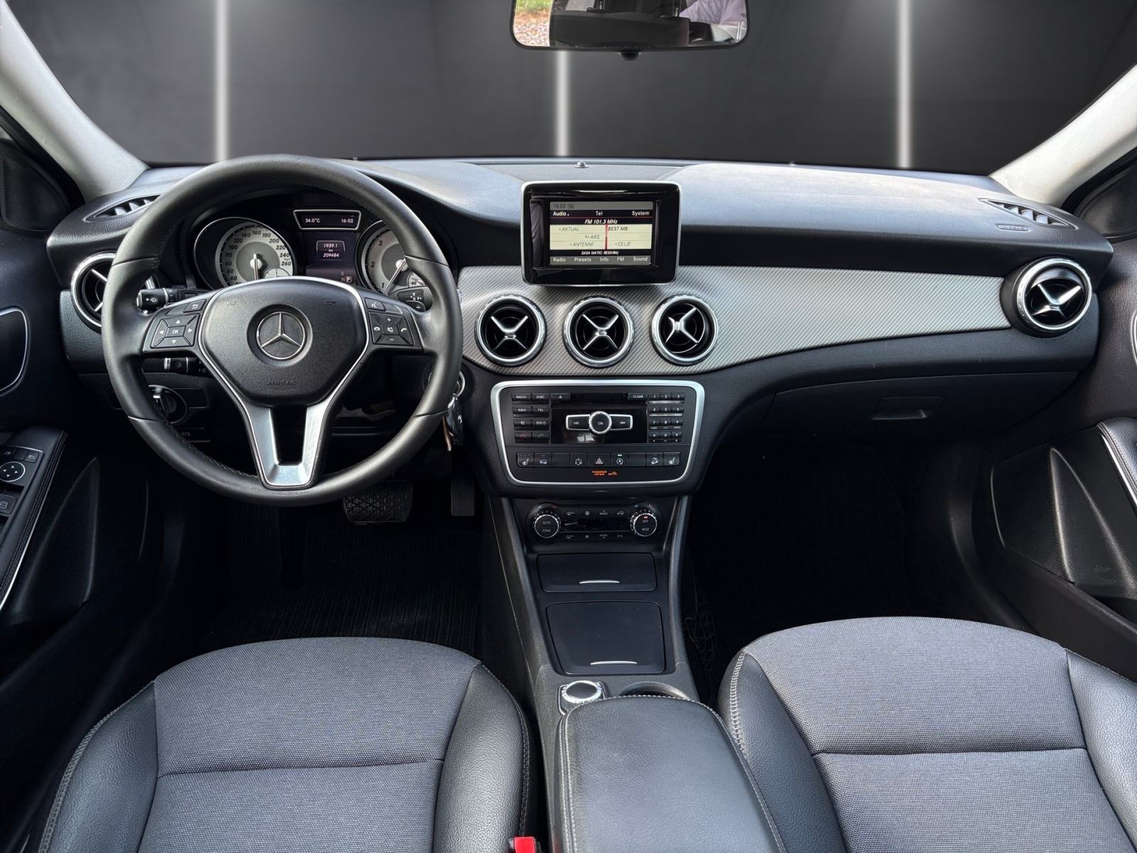 Mercedes-Benz GLA 200 CDI 4MATIC ODLICAN, fotografija 8