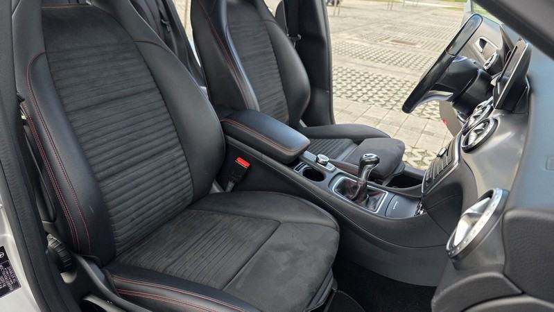 MERCEDES-BENZ GLA 200 CDI AMG - **SERVISNA - TOP STANJE - ATRAKTIVAN**, fotografija 16
