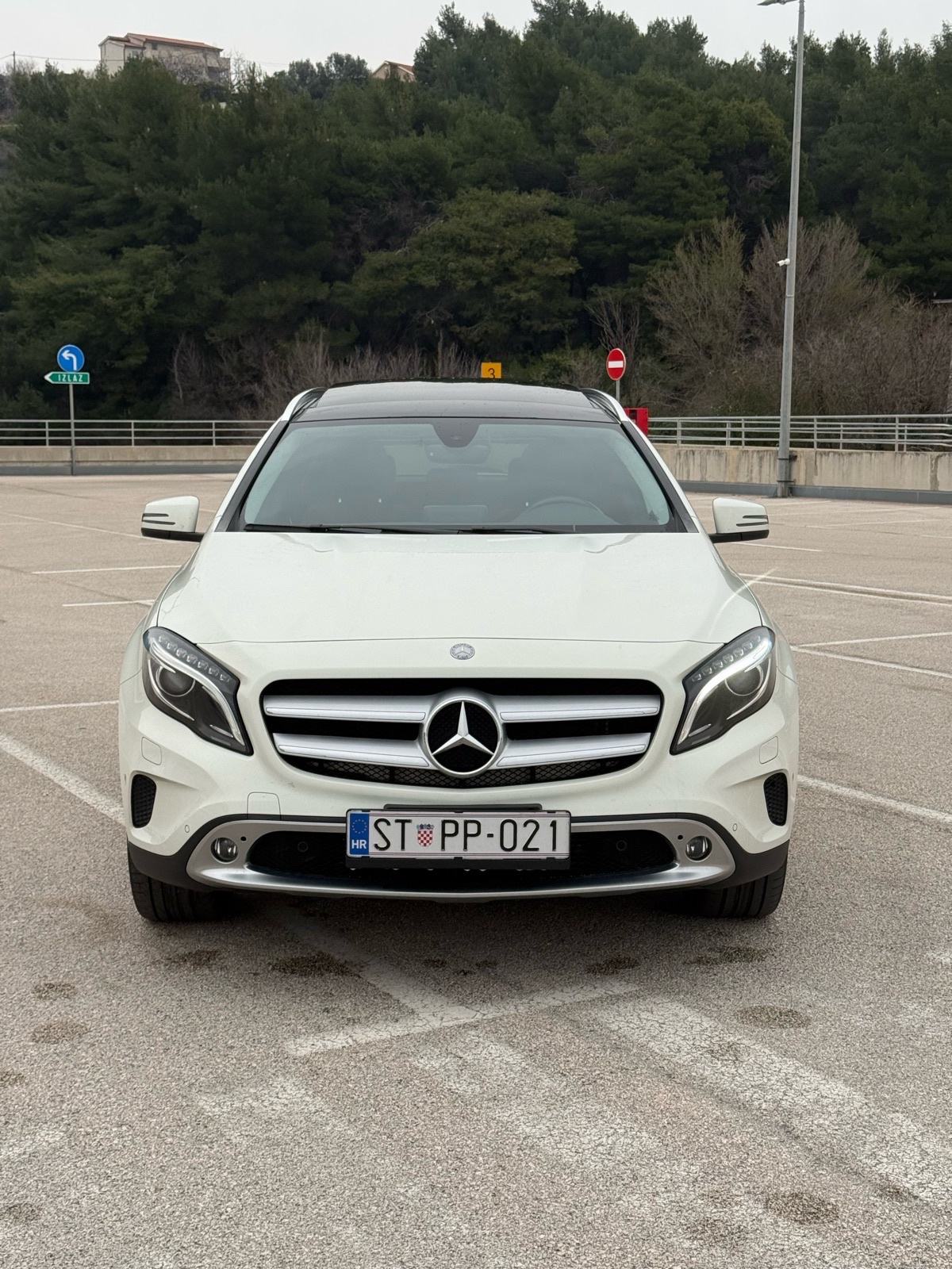 Mercedes-Benz GLA 200 d 4MATIC *AUTOMATIK*PANORAMA* ODLICNO STANJE, pogled izvana - slika 3