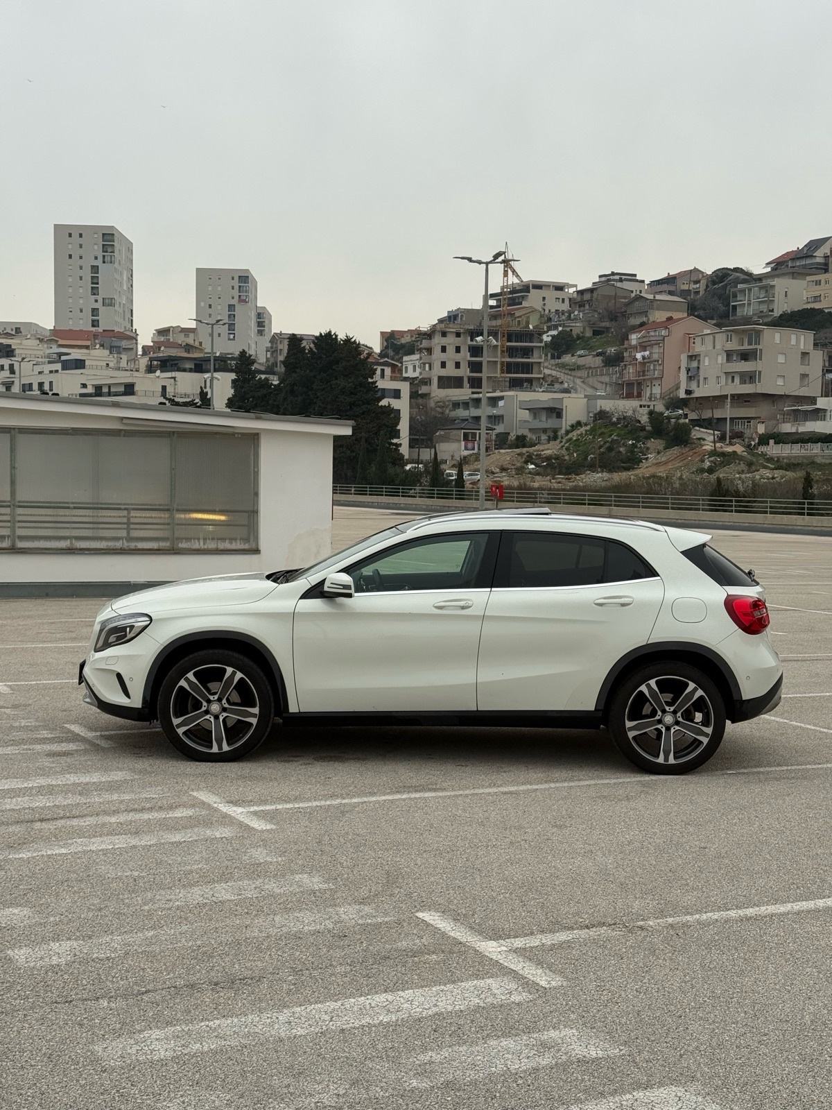 Mercedes-Benz GLA 200 d 4MATIC *AUTOMATIK*PANORAMA* ODLICNO STANJE, pogled izvana - slika 4