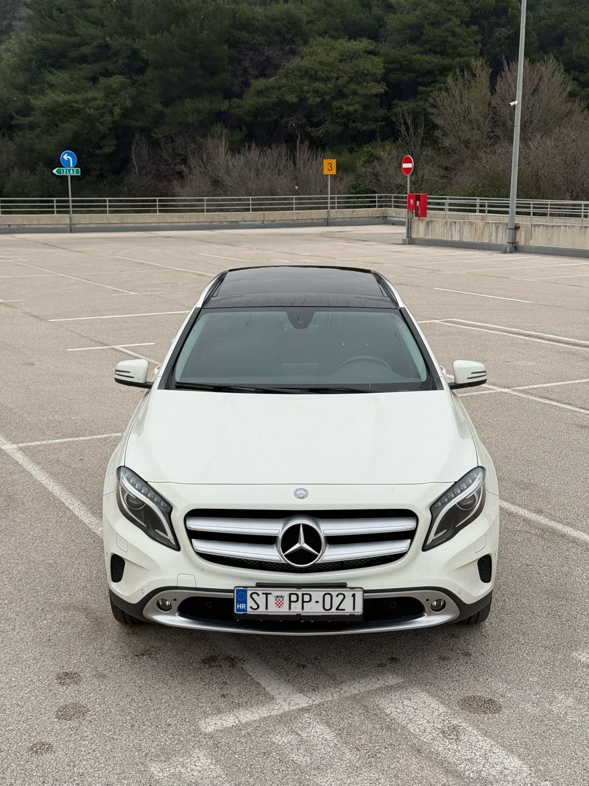Mercedes-Benz GLA 200 d 4MATIC *AUTOMATIK*PANORAMA* ODLICNO STANJE, fotografija 10