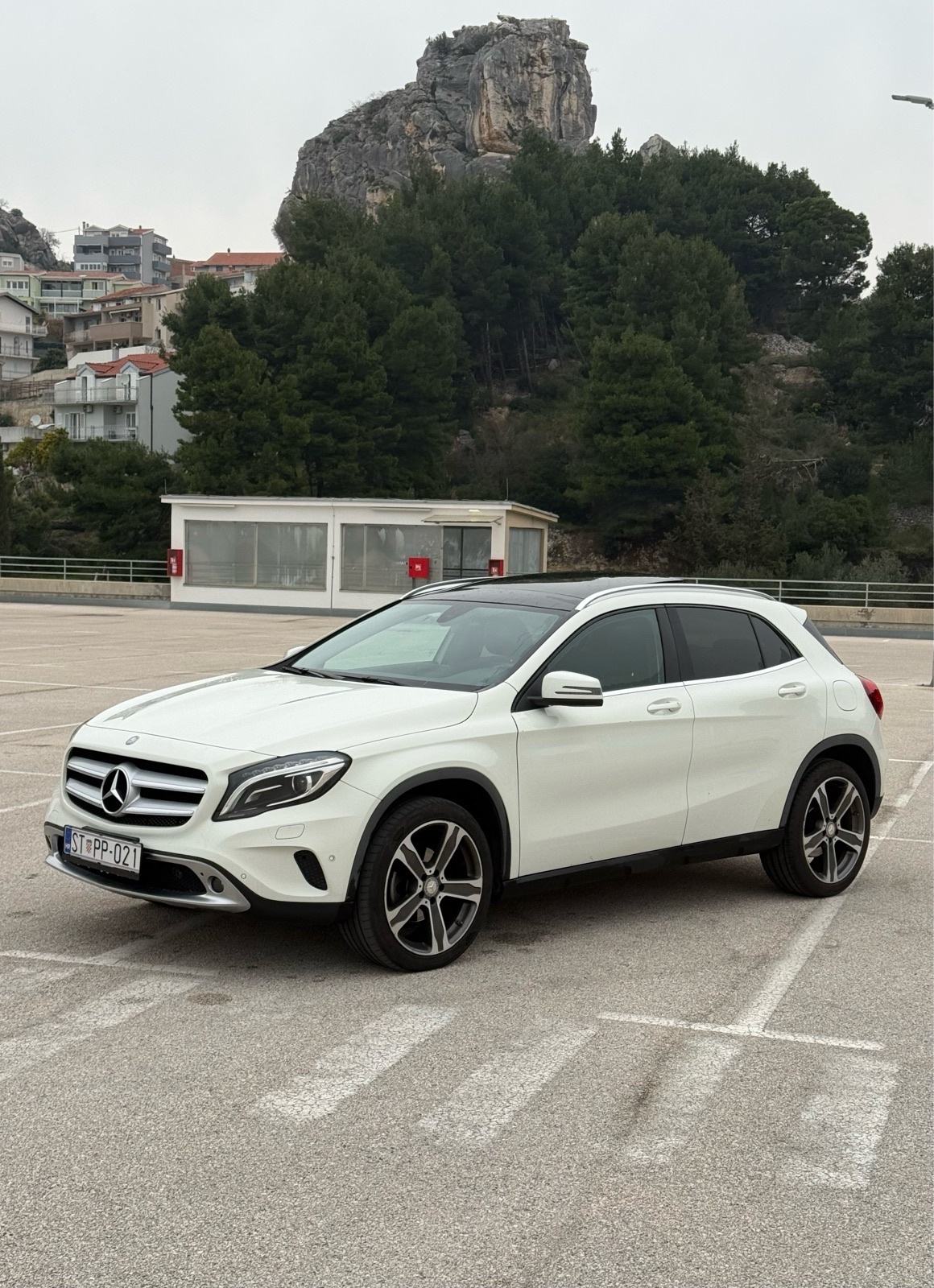 Mercedes-Benz GLA 200 d 4MATIC *AUTOMATIK*PANORAMA* ODLICNO STANJE, fotografija 12