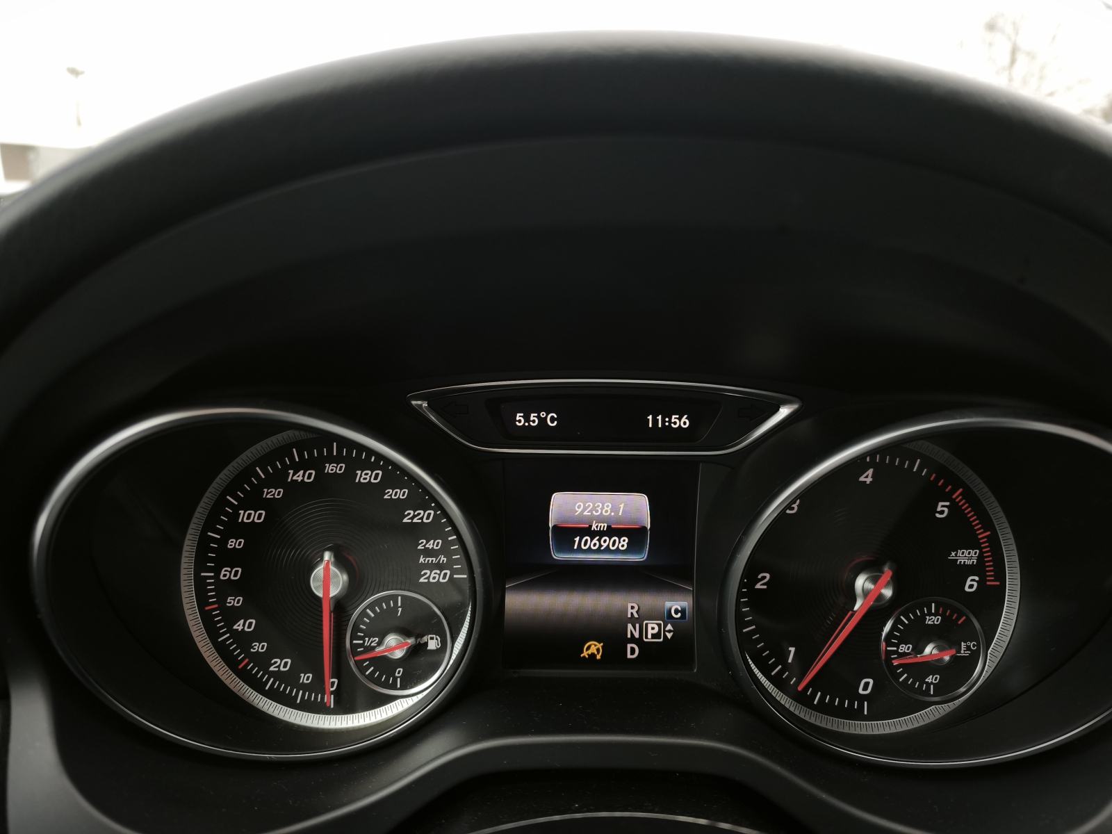 Mercedes-Benz GLA 200 d**AMG**NIGHT PAKET**, fotografija 15
