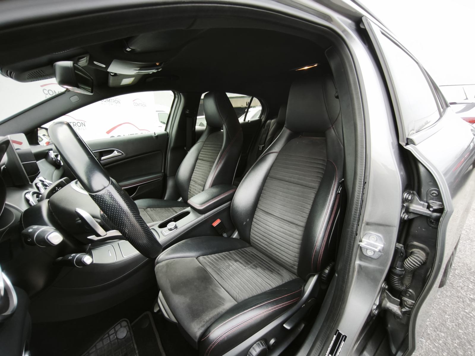 Mercedes-Benz GLA 200 d**AMG**NIGHT PAKET**, fotografija 11