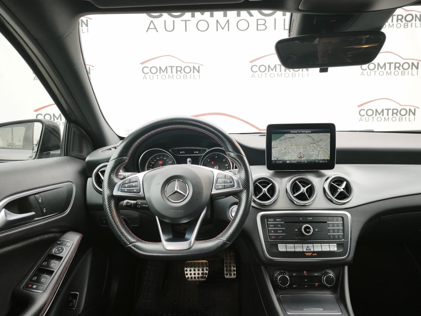 Mercedes-Benz GLA 200 d**AMG**NIGHT PAKET**, fotografija 7