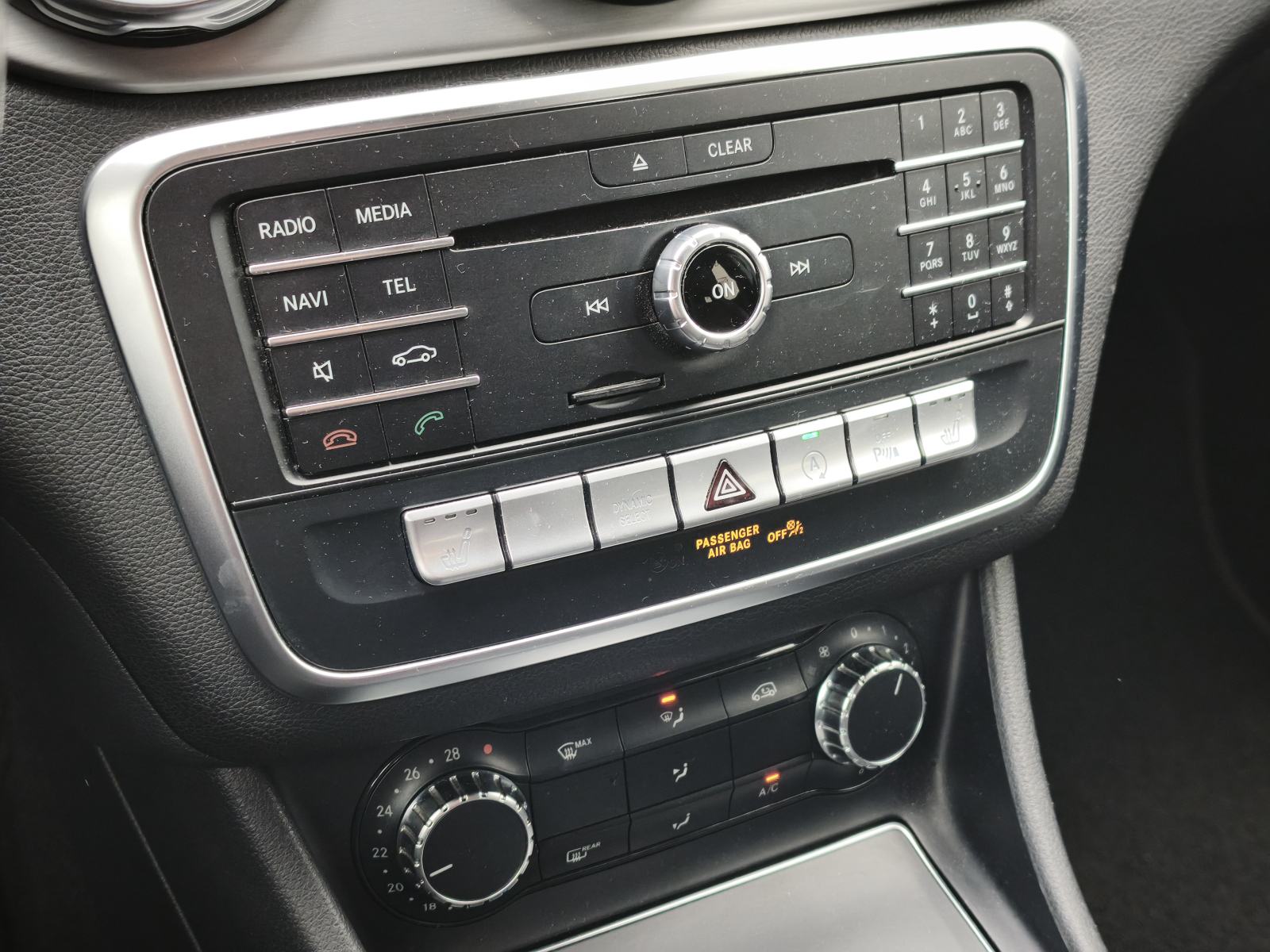 Mercedes-Benz GLA 200 d**AMG**NIGHT PAKET**, fotografija 14