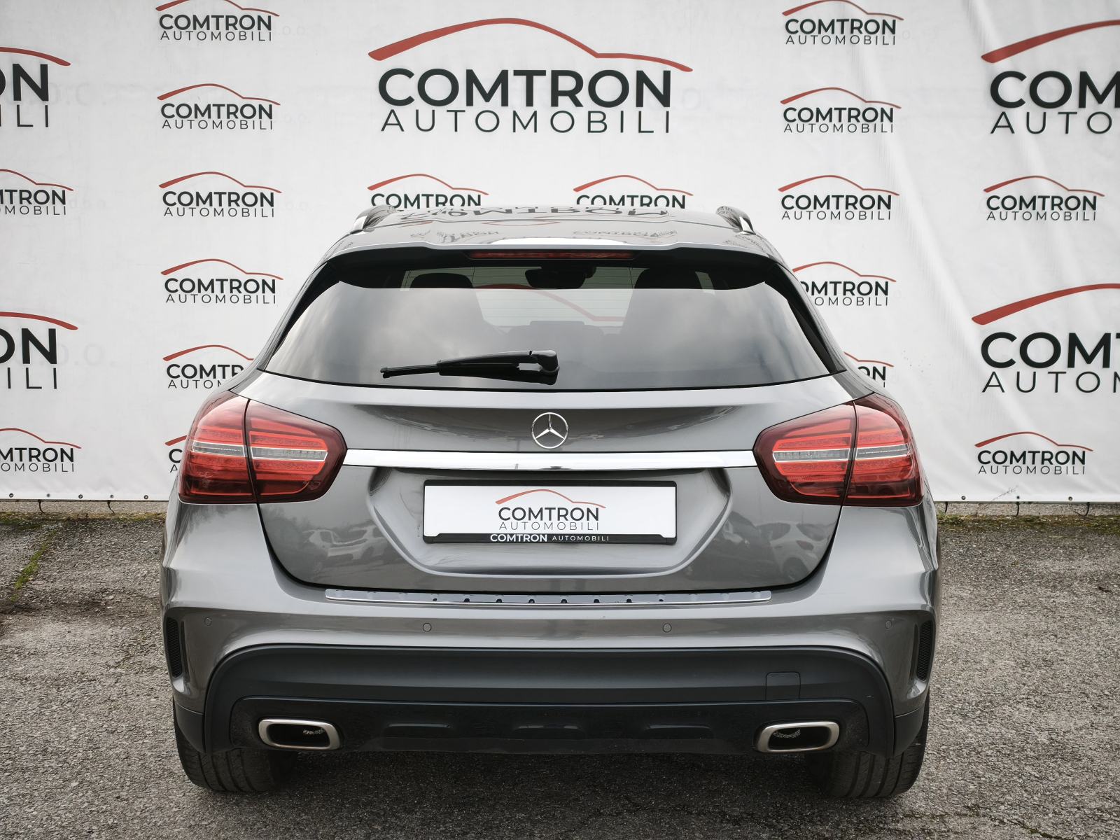 Mercedes-Benz GLA 200 d**AMG**NIGHT PAKET**, fotografija 4