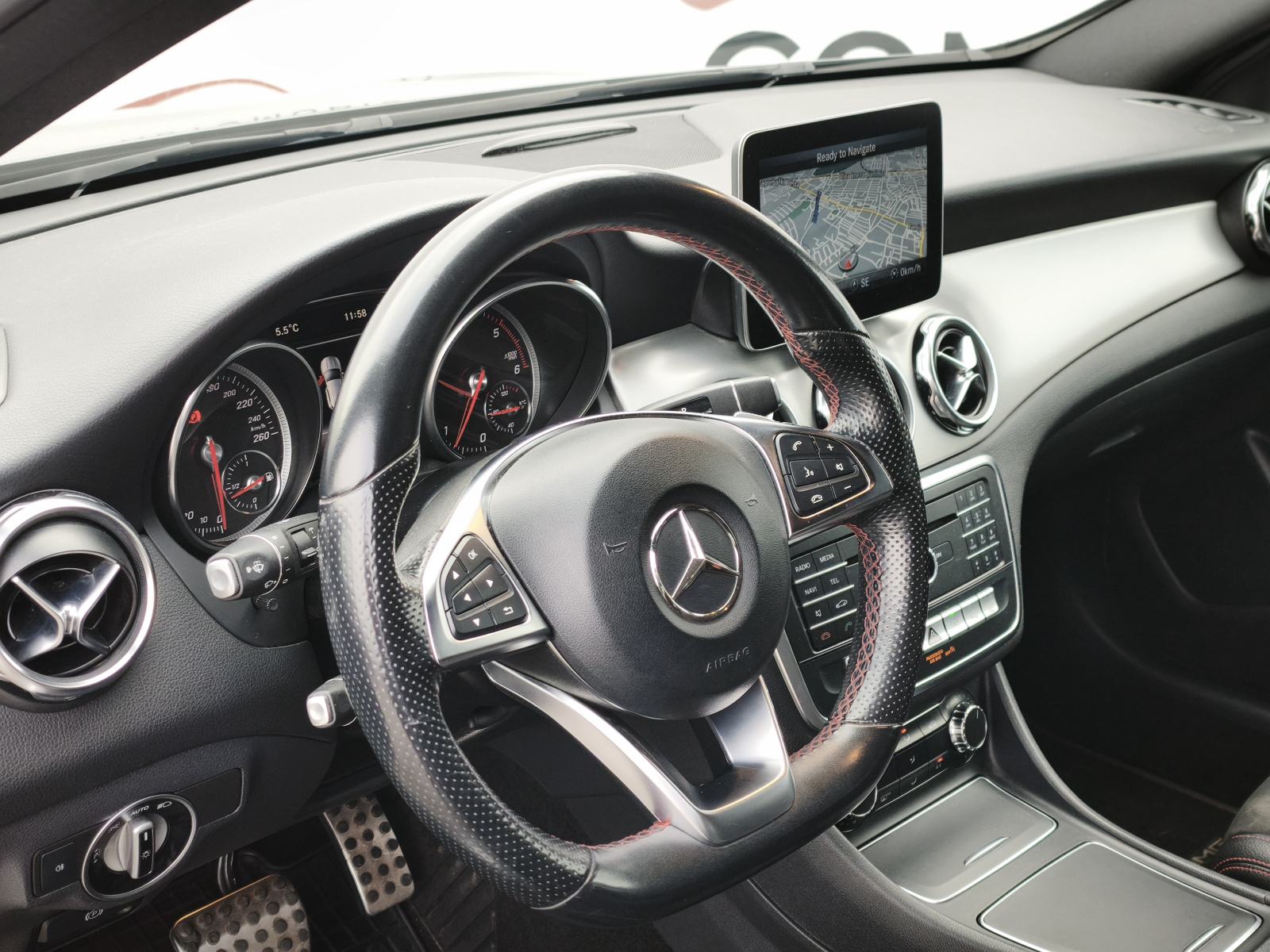Mercedes-Benz GLA 200 d**AMG**NIGHT PAKET**, fotografija 6