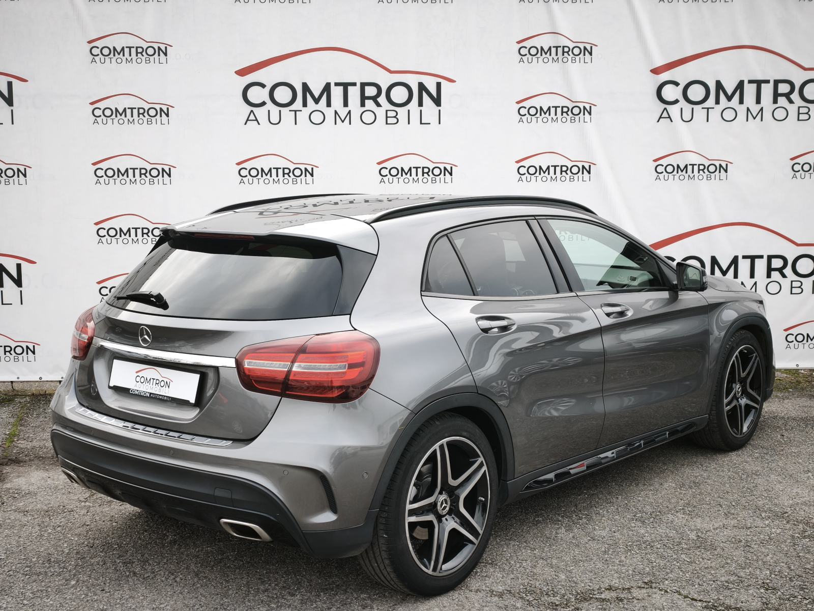 Mercedes-Benz GLA 200 d**AMG**NIGHT PAKET**, fotografija 5