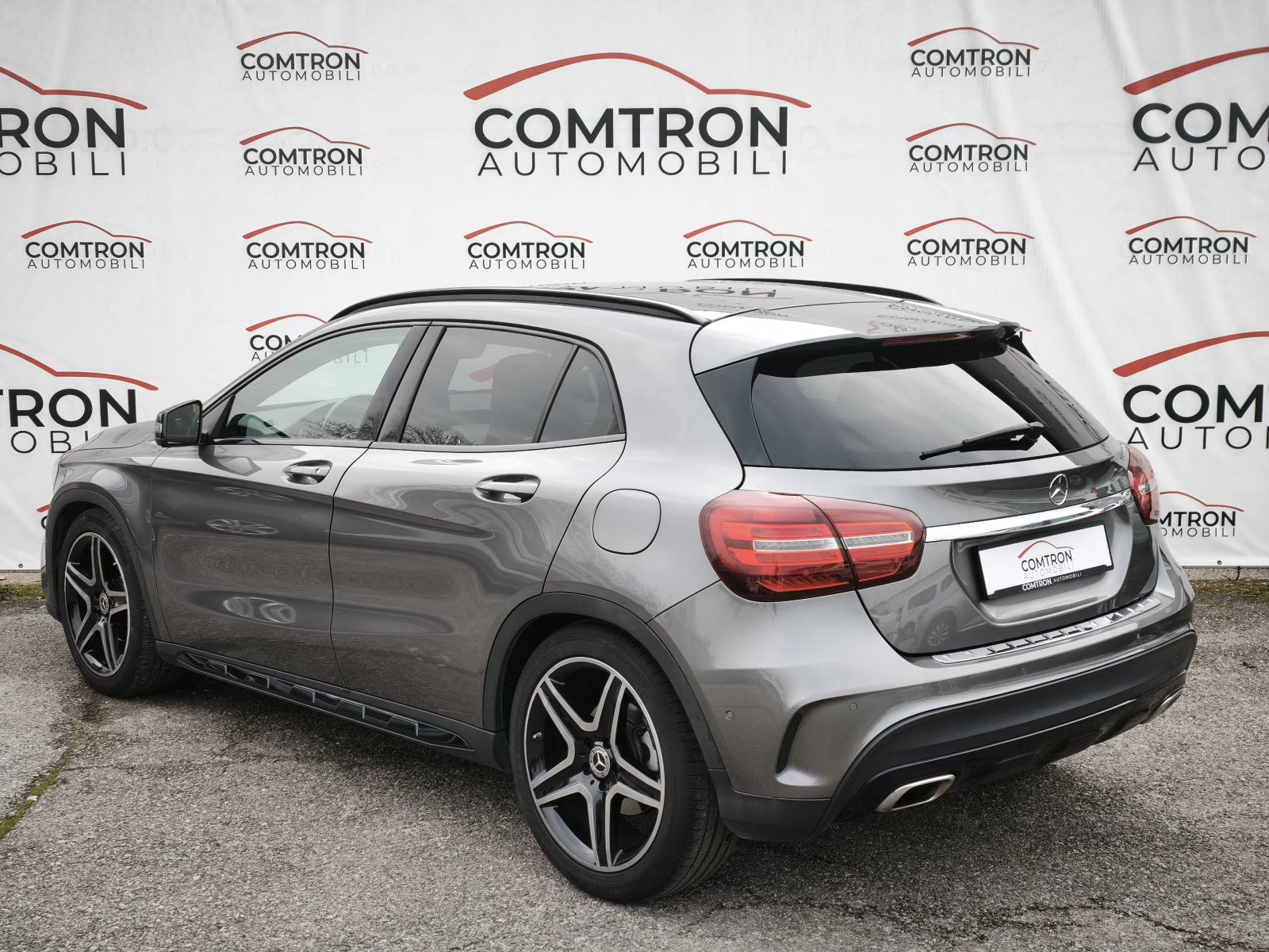 Mercedes-Benz GLA 200 d**AMG**NIGHT PAKET**, fotografija 3