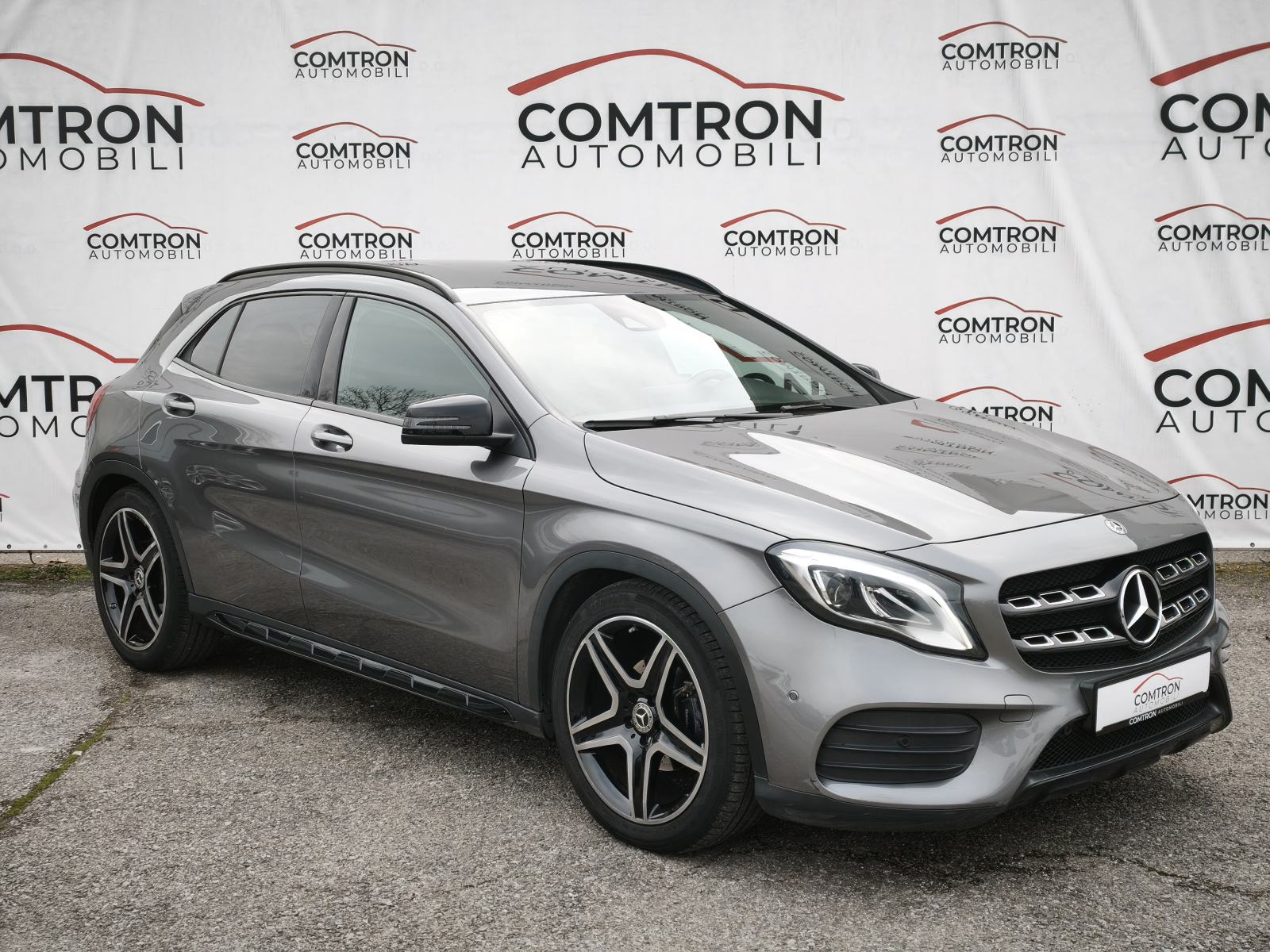 Mercedes-Benz GLA 200 d**AMG**NIGHT PAKET**, fotografija 2