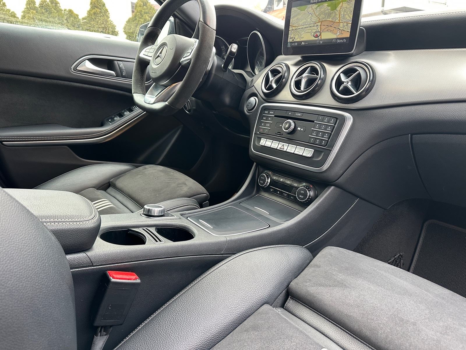 Mercedes-Benz GLA 200 d AMG ✅OČUVAN✅ EDITION AMG✅, fotografija 14