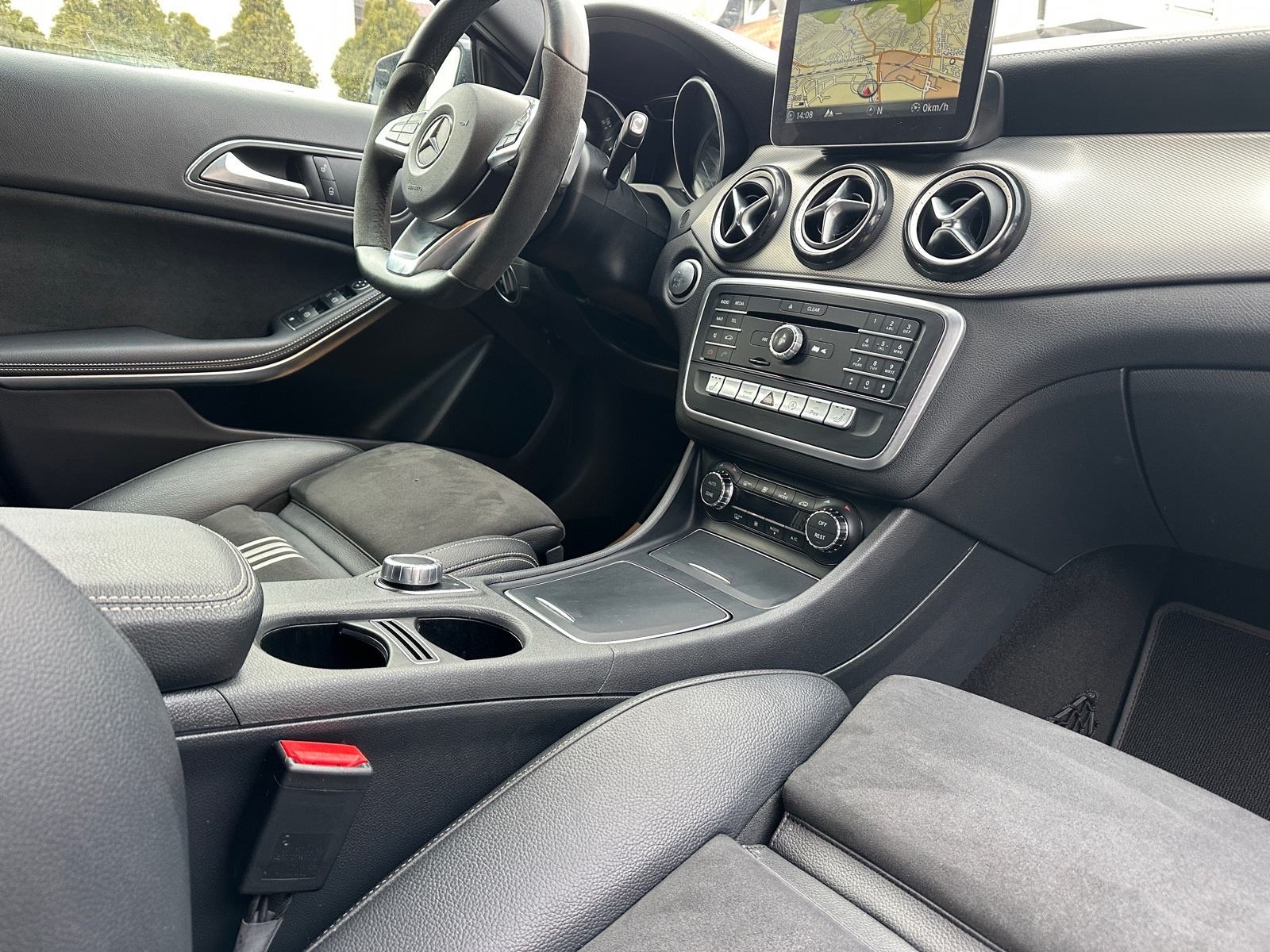 Mercedes-Benz GLA 200 d AMG ✅OČUVAN✅ EDITION AMG✅, fotografija 17