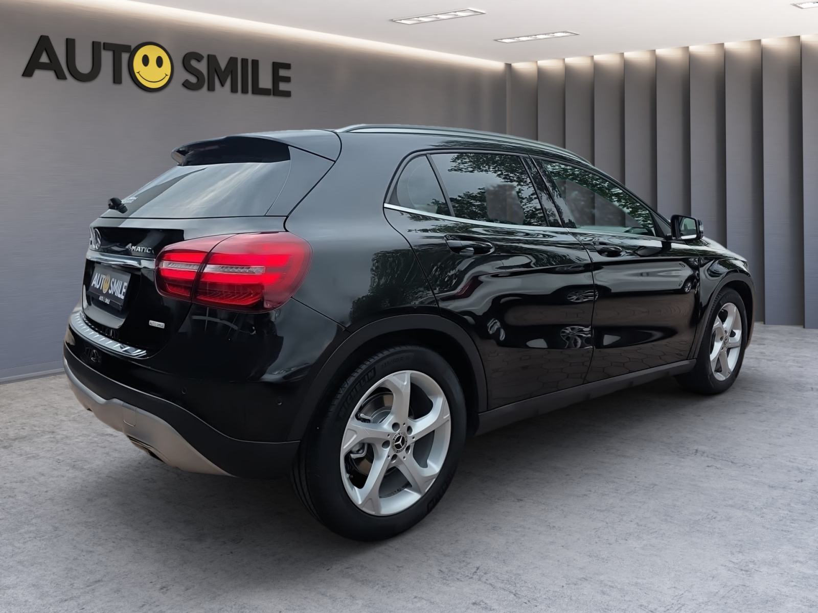 Mercedes-Benz GLA 200D, 4X4, AUT., BI-XENON, NAVI, TEMP, JAMSTVO..., fotografija 6