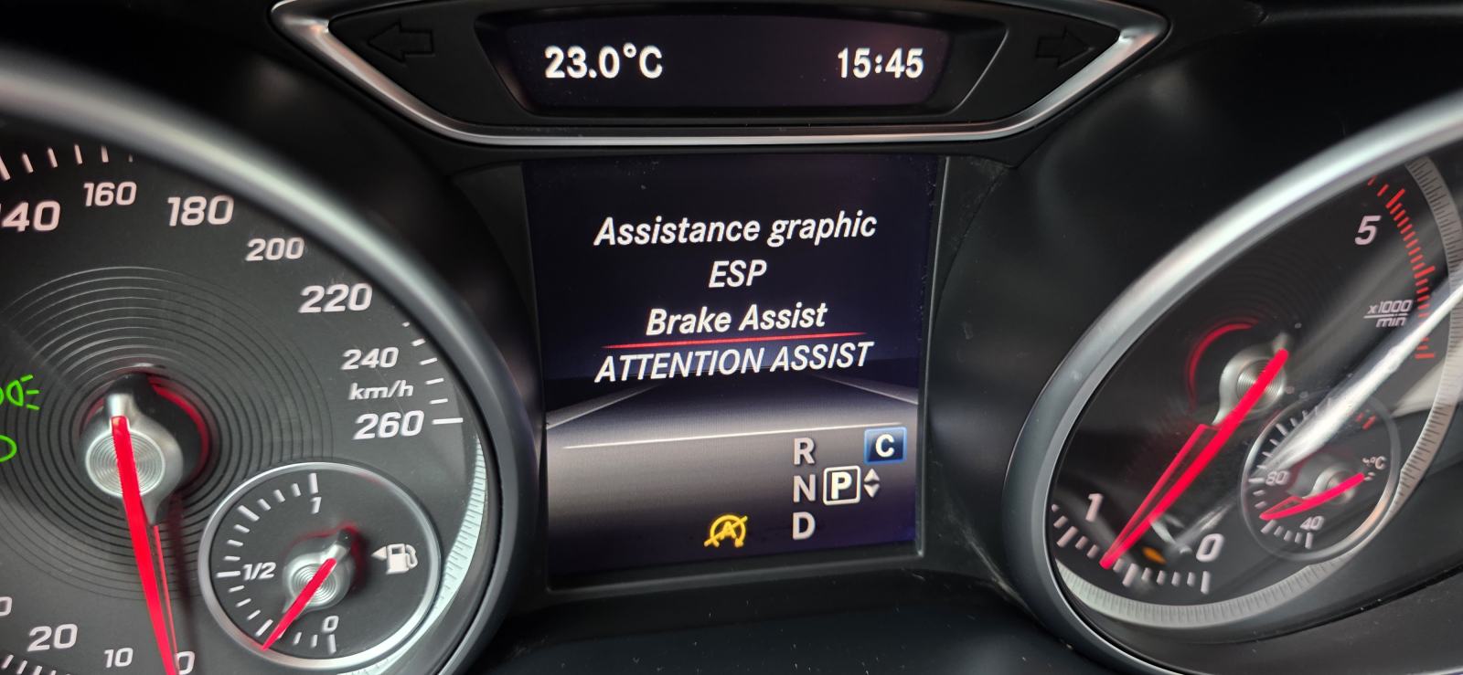 Mercedes-Benz GLA 200D, 4X4, AUT., BI-XENON, NAVI, TEMP, JAMSTVO..., fotografija 19