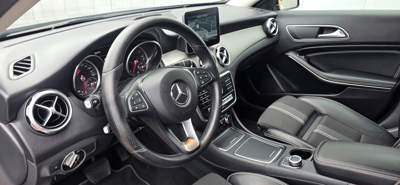 Mercedes-Benz GLA 200D, 4X4, AUT., BI-XENON, NAVI, TEMP, JAMSTVO..., fotografija 12