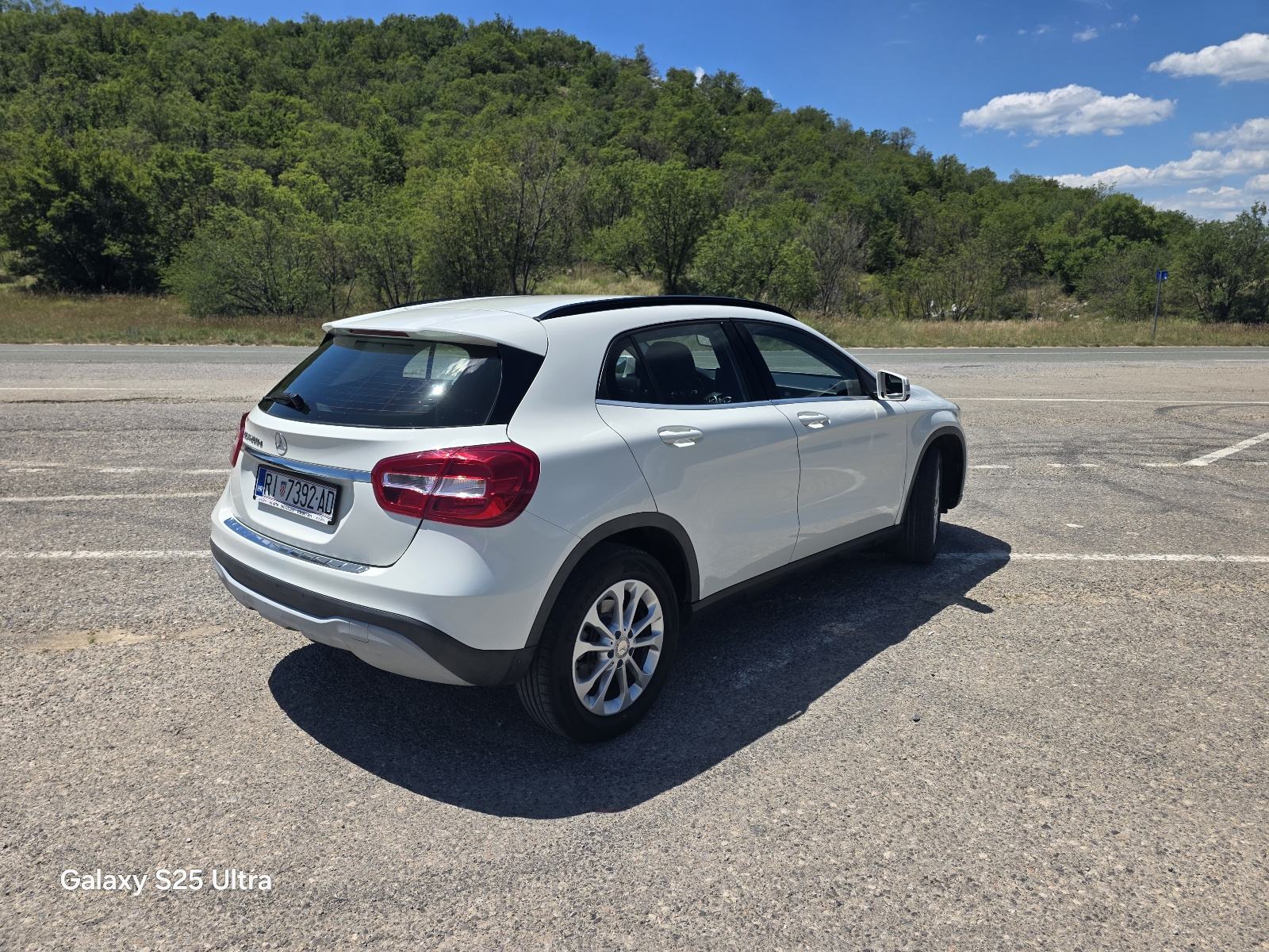 Mercedes-Benz GLA 200 d automatik, fotografija 1