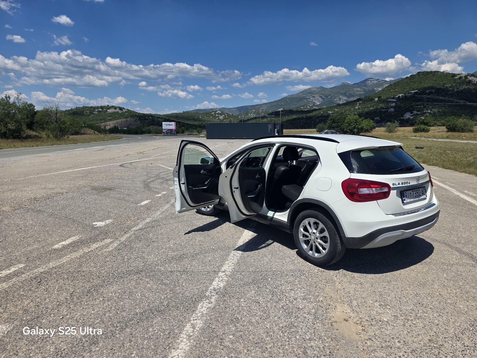 Mercedes-Benz GLA 200 d automatik, fotografija 6