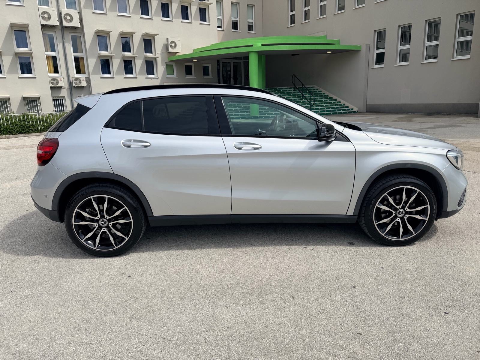 GLA 200d, 2018, KEY LESS, NAVI. Led, PDC, Night, Autom, Zamjena skuter, fotografija 3