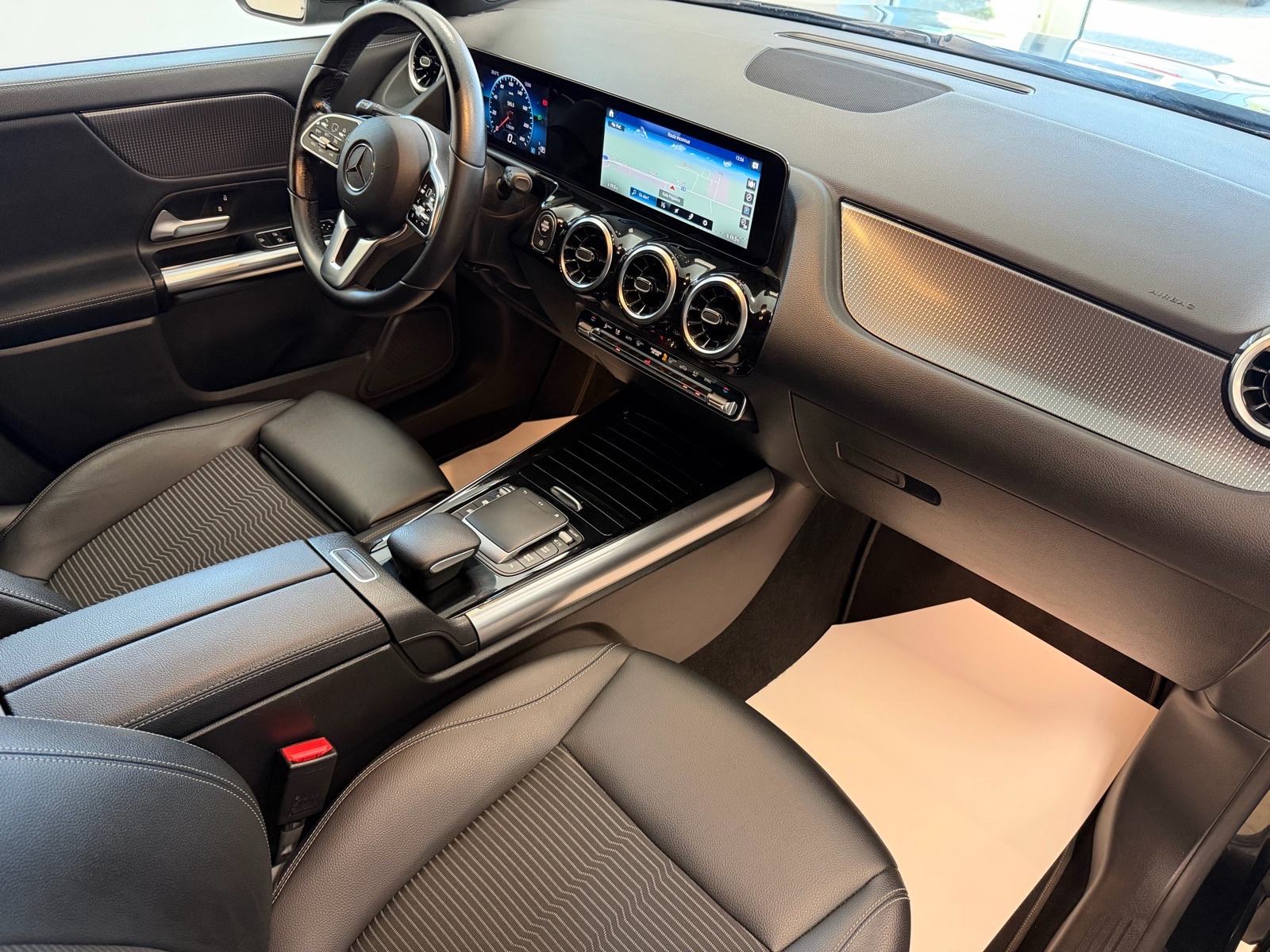 Mercedes-Benz GLA 200 d ⭐️Automatik⭐️, fotografija 13