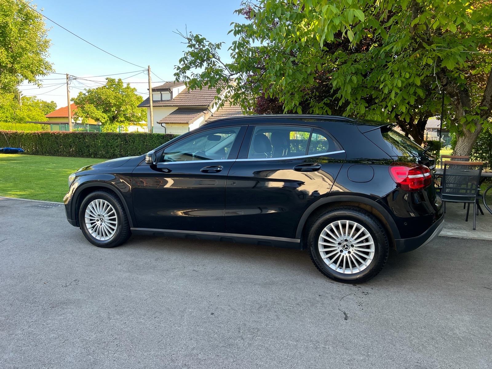 Mercedes-Benz GLA 200 d automatik, fotografija 2