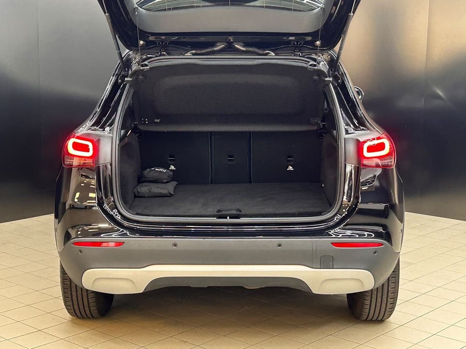 Mercedes-Benz GLA 200 d automatik, fotografija 5