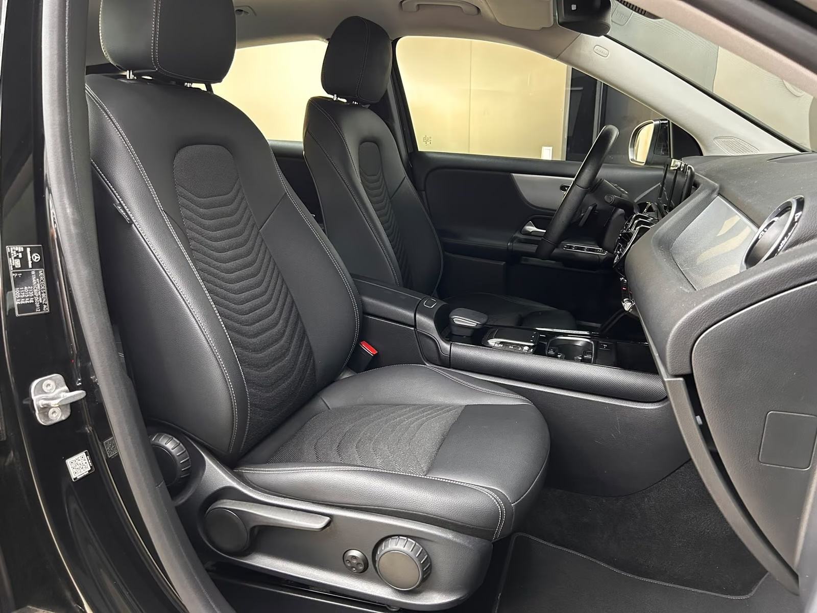 Mercedes-Benz GLA 200 d automatik, fotografija 8