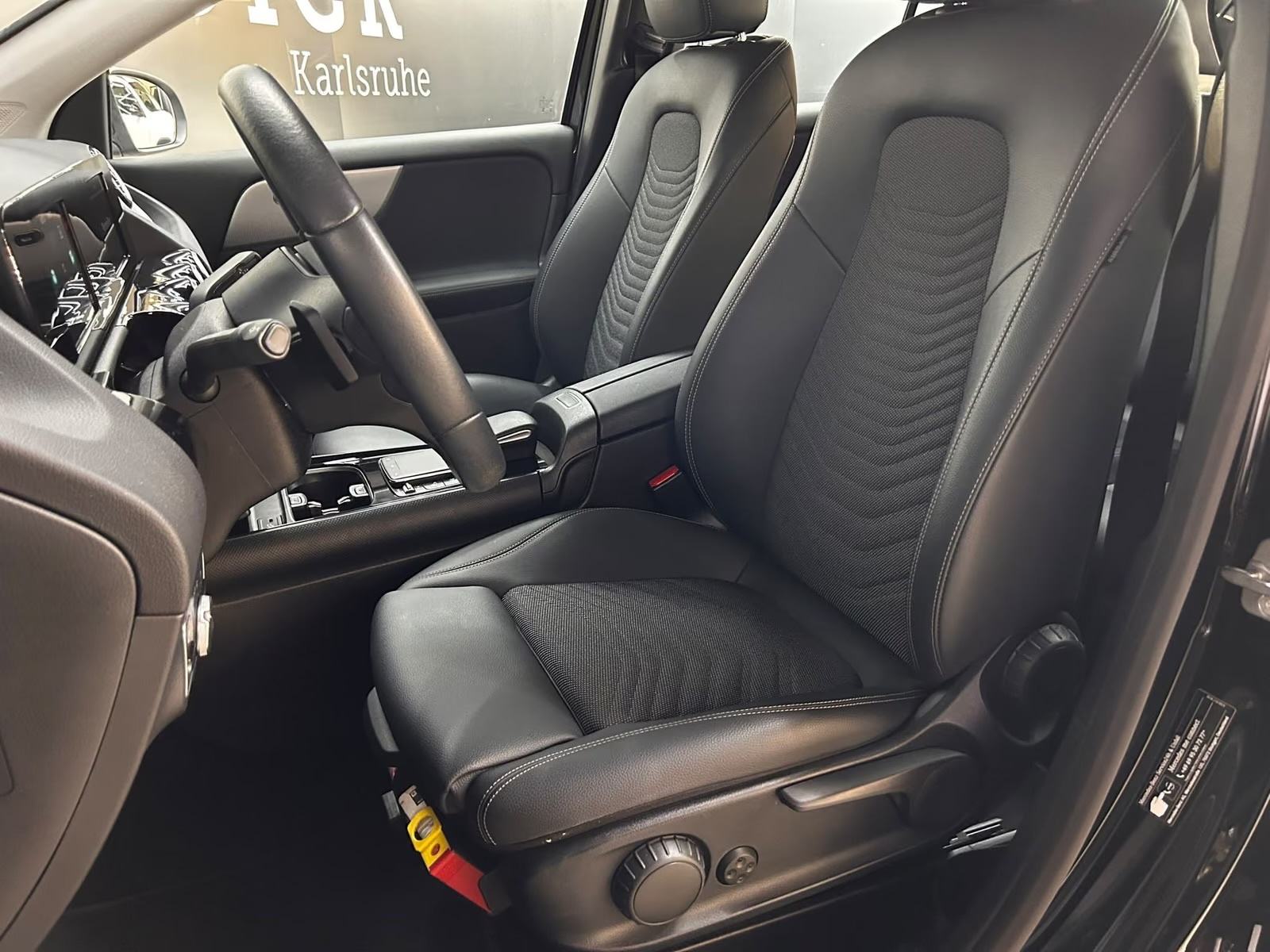 Mercedes-Benz GLA 200 d automatik, fotografija 6