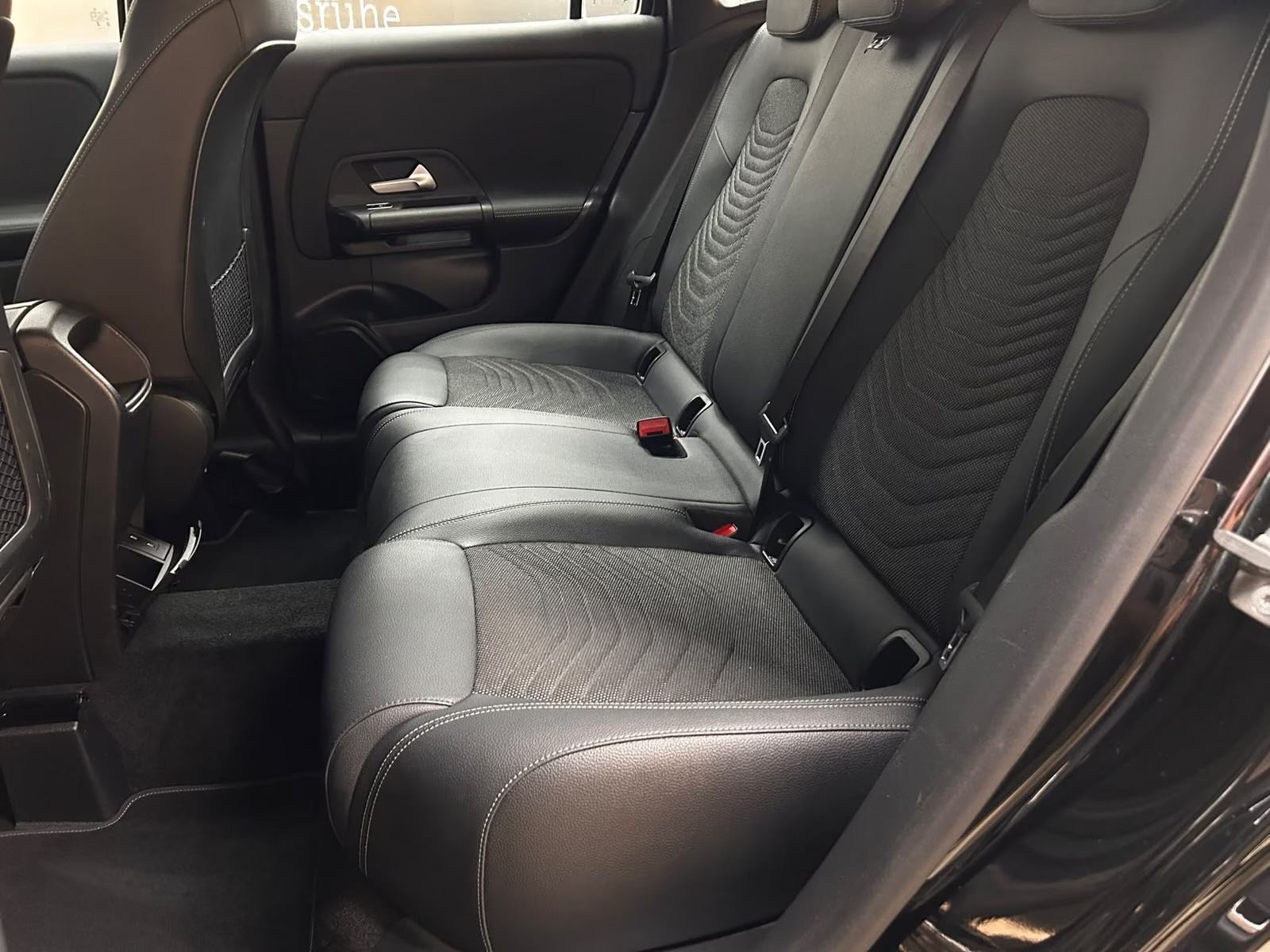 Mercedes-Benz GLA 200 d automatik, fotografija 7
