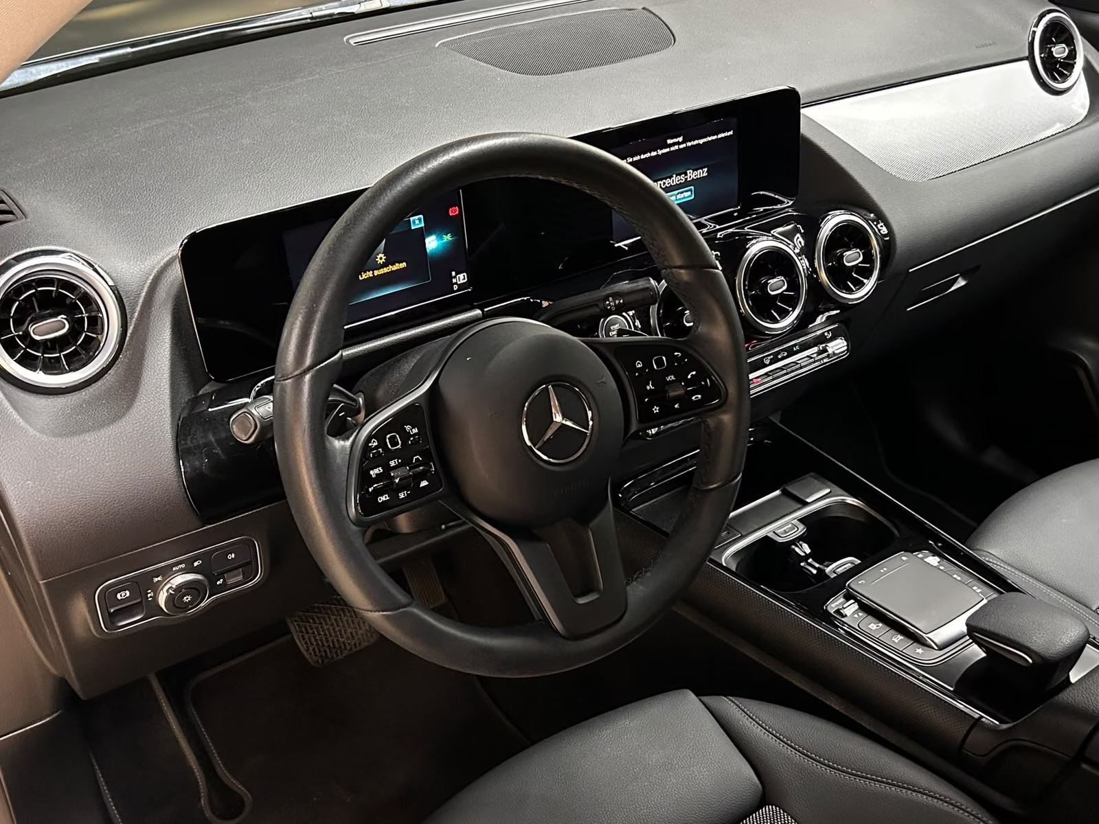 Mercedes-Benz GLA 200 d automatik, fotografija 9