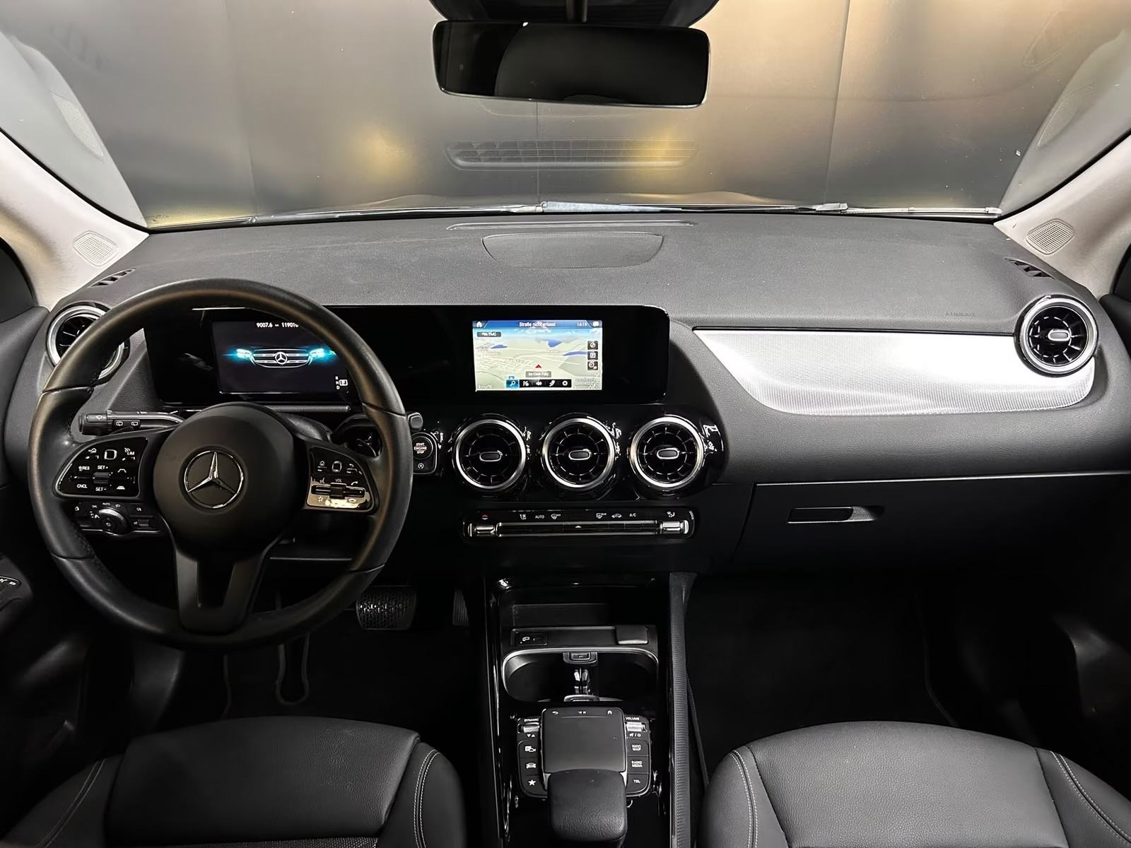 Mercedes-Benz GLA 200 d automatik, fotografija 11