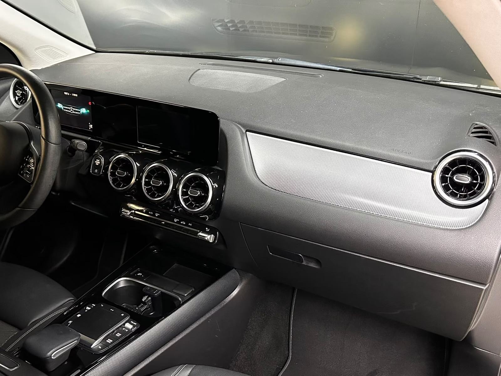 Mercedes-Benz GLA 200 d automatik, fotografija 12
