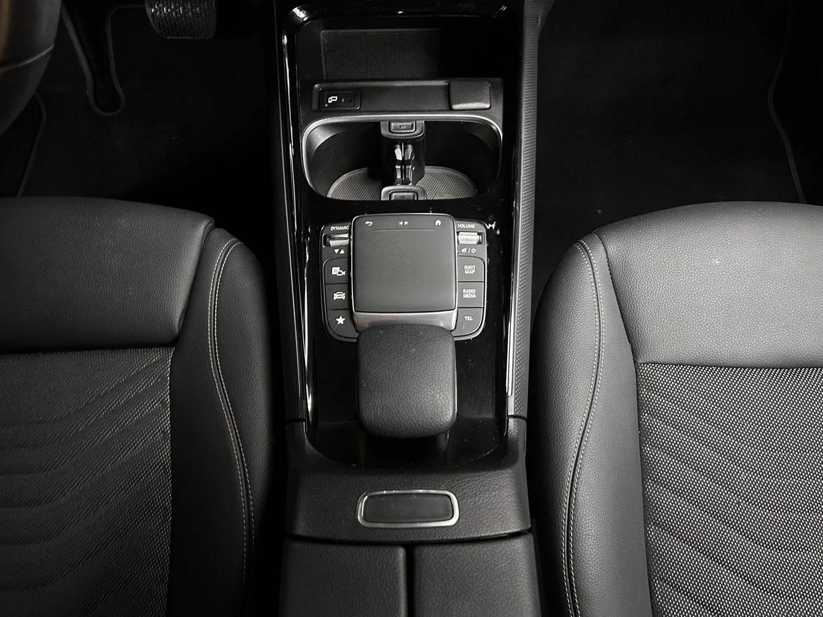 Mercedes-Benz GLA 200 d automatik, fotografija 18