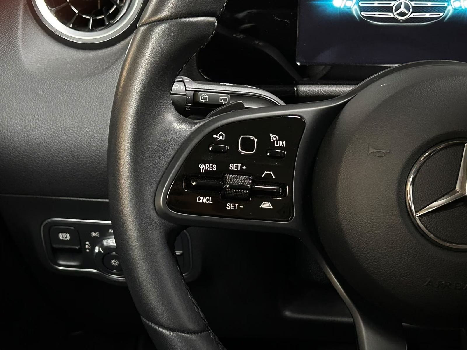 Mercedes-Benz GLA 200 d automatik, fotografija 13