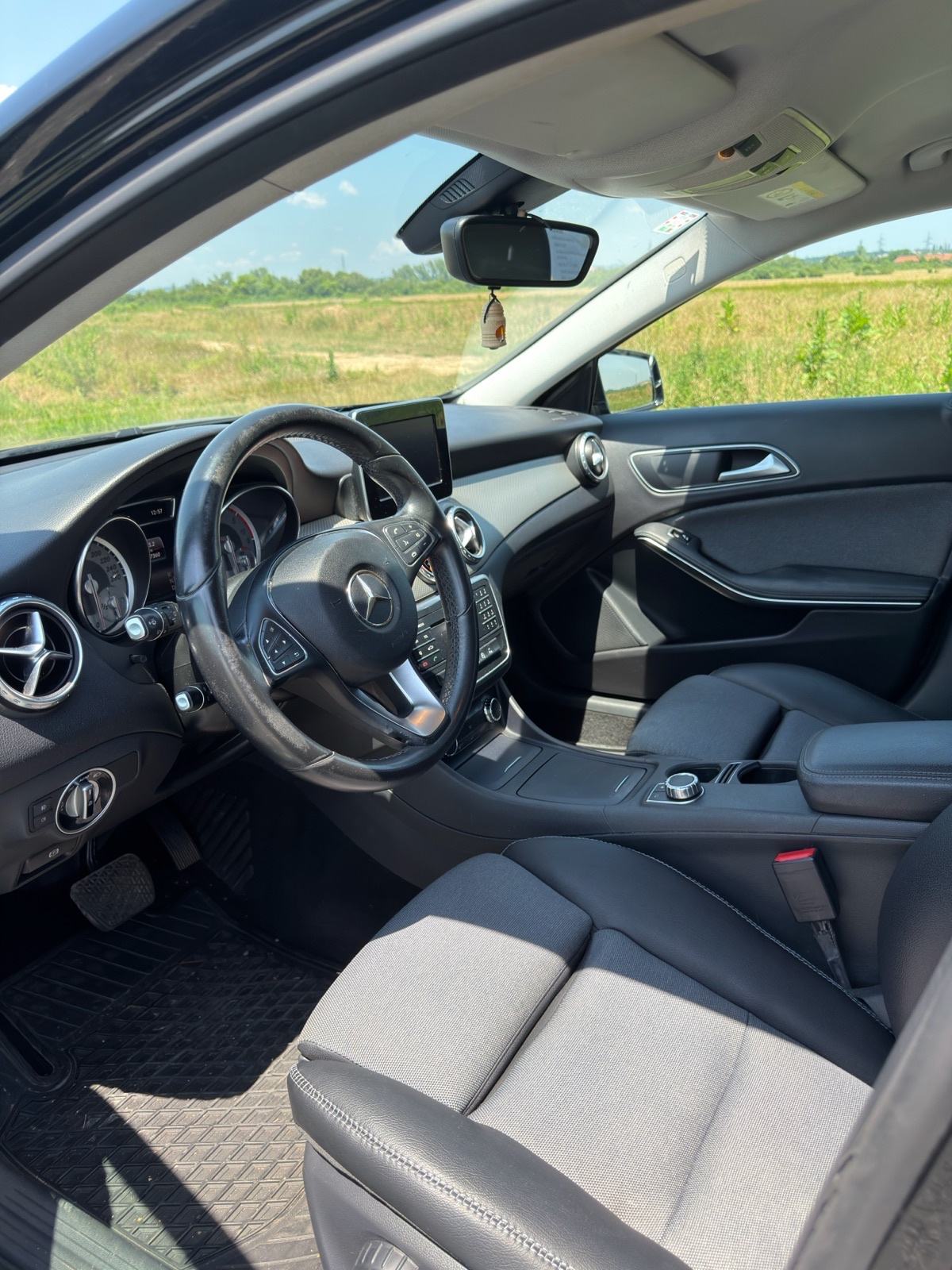 Mercedes-Benz GLA 200 d automatik, fotografija 4