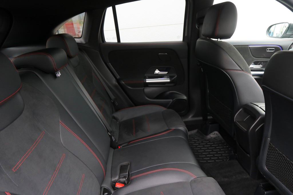-AKCIJA- Mercedes GLA 200 D DCT 8G-Tronic AMG -Full LED- Novi model, fotografija 8