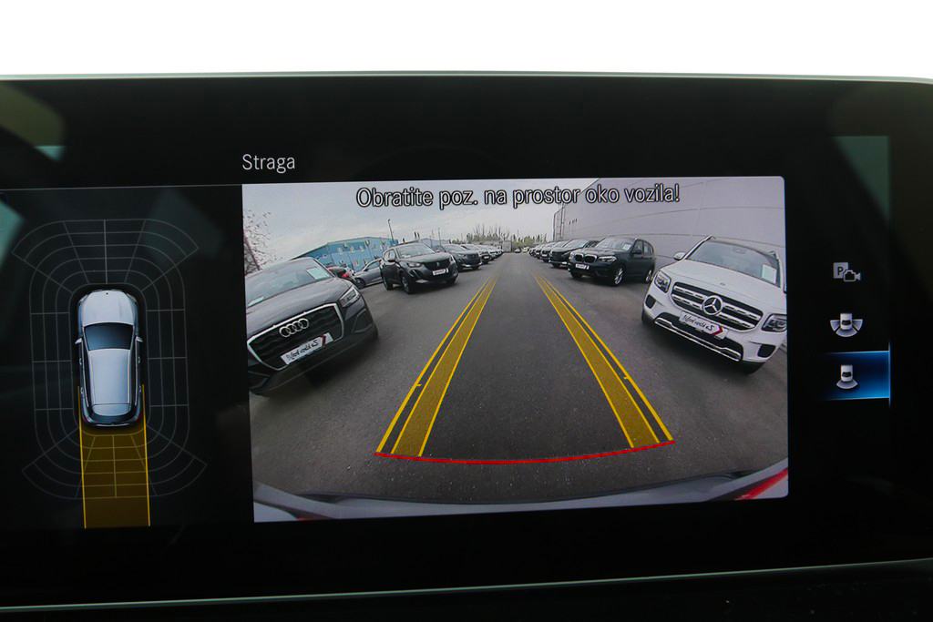 -AKCIJA- Mercedes GLA 200 D DCT 8G-Tronic AMG -Full LED- Novi model, fotografija 9