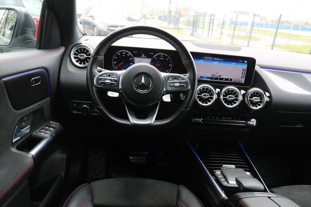 -AKCIJA- Mercedes GLA 200 D DCT 8G-Tronic AMG -Full LED- Novi model, fotografija 11