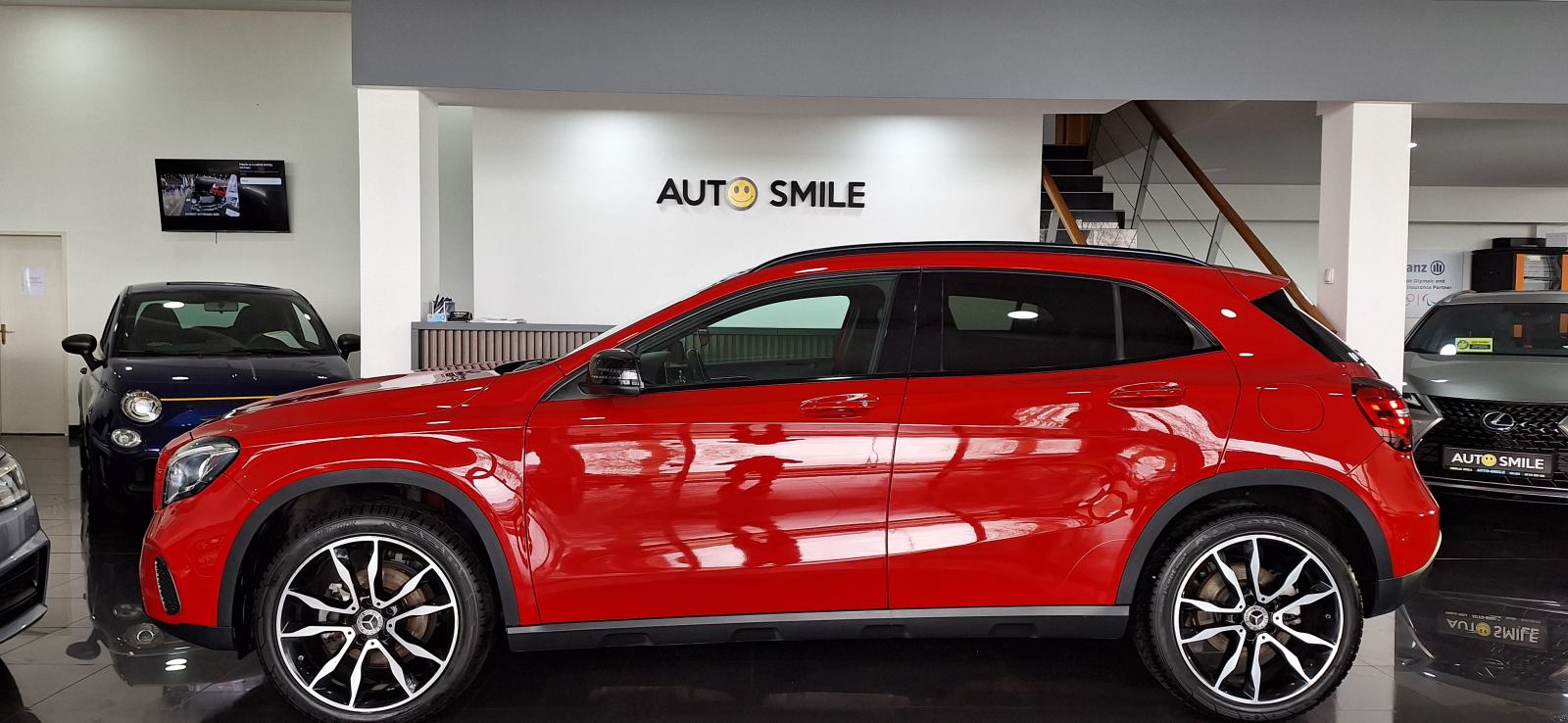 Mercedes-Benz GLA 200d, FULL LED, AUT. KLIMA, NAVIGACIJA, TEMPOMAT, pogled izvana - slika 2