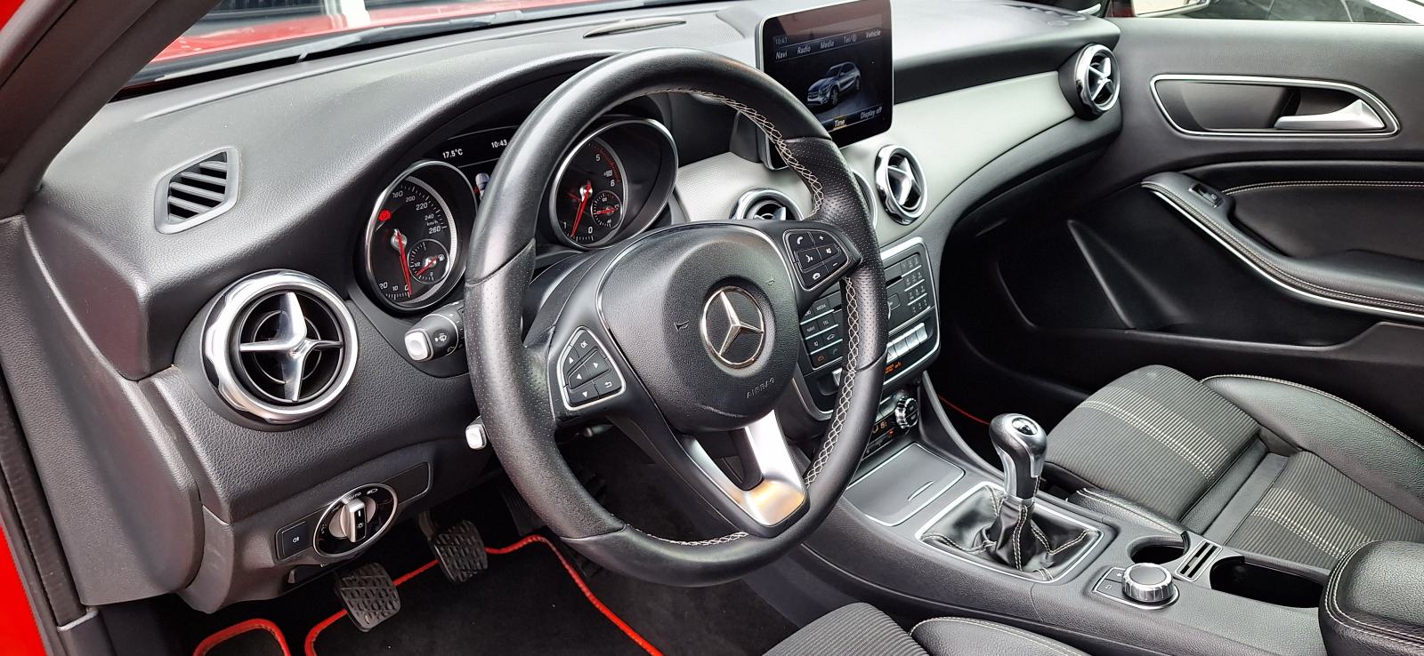 Mercedes-Benz GLA 200d, FULL LED, AUT. KLIMA, NAVIGACIJA, TEMPOMAT, fotografija 11