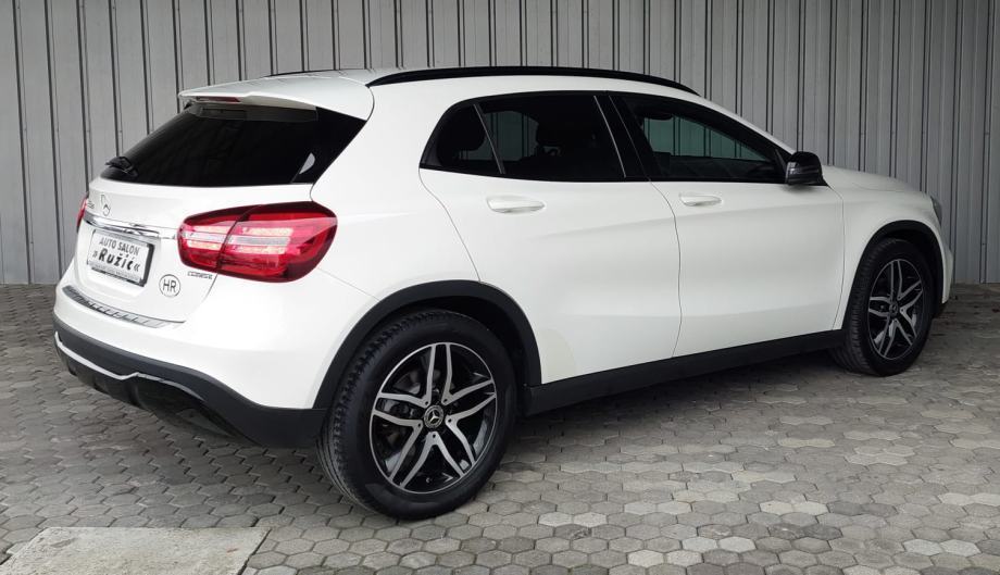 Mercedes-Benz GLA 200 d STYLE EXCLUSIVE ALU 2XPDC NAVI FULL LED GARNC., fotografija 6