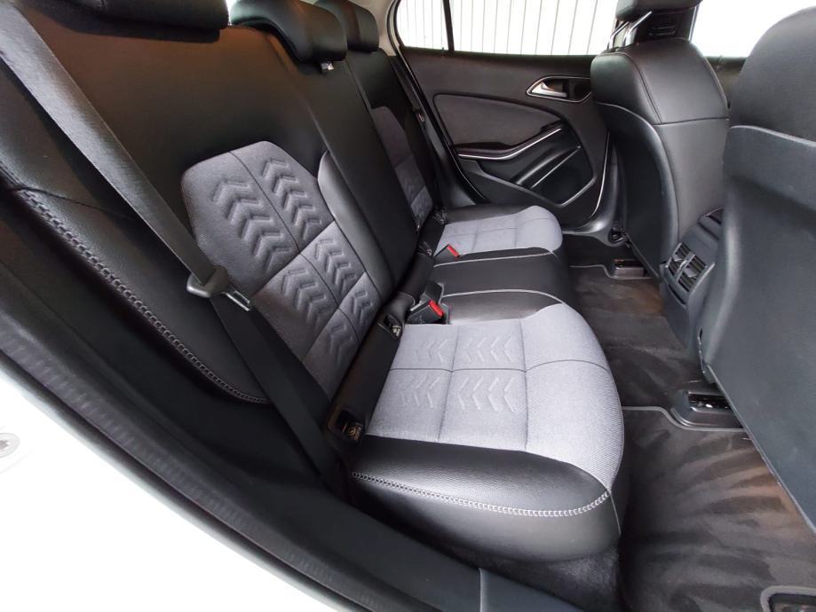 Mercedes-Benz GLA 200 d STYLE EXCLUSIVE ALU 2XPDC NAVI FULL LED GARNC., fotografija 12
