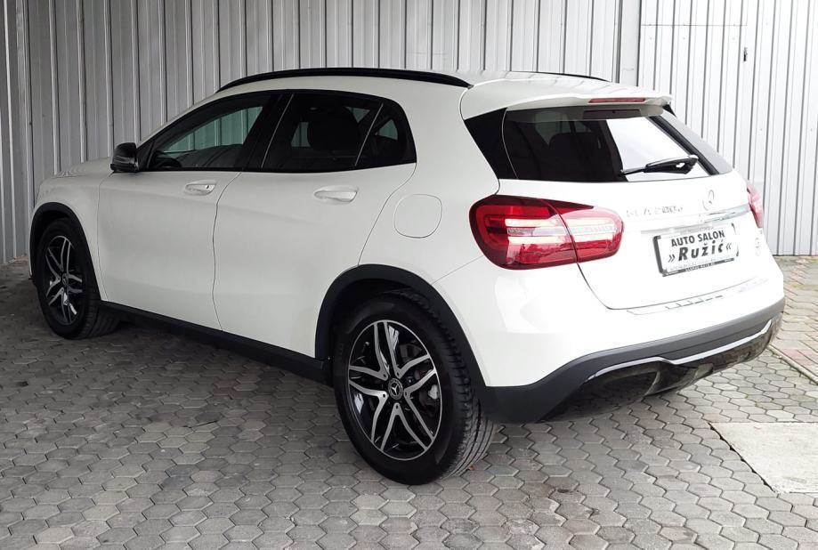 Mercedes-Benz GLA 200 d STYLE EXCLUSIVE ALU 2XPDC NAVI FULL LED GARNC., fotografija 3